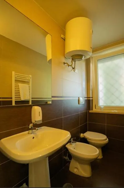 Bathroom in Isa Residence Fiumicino Airport