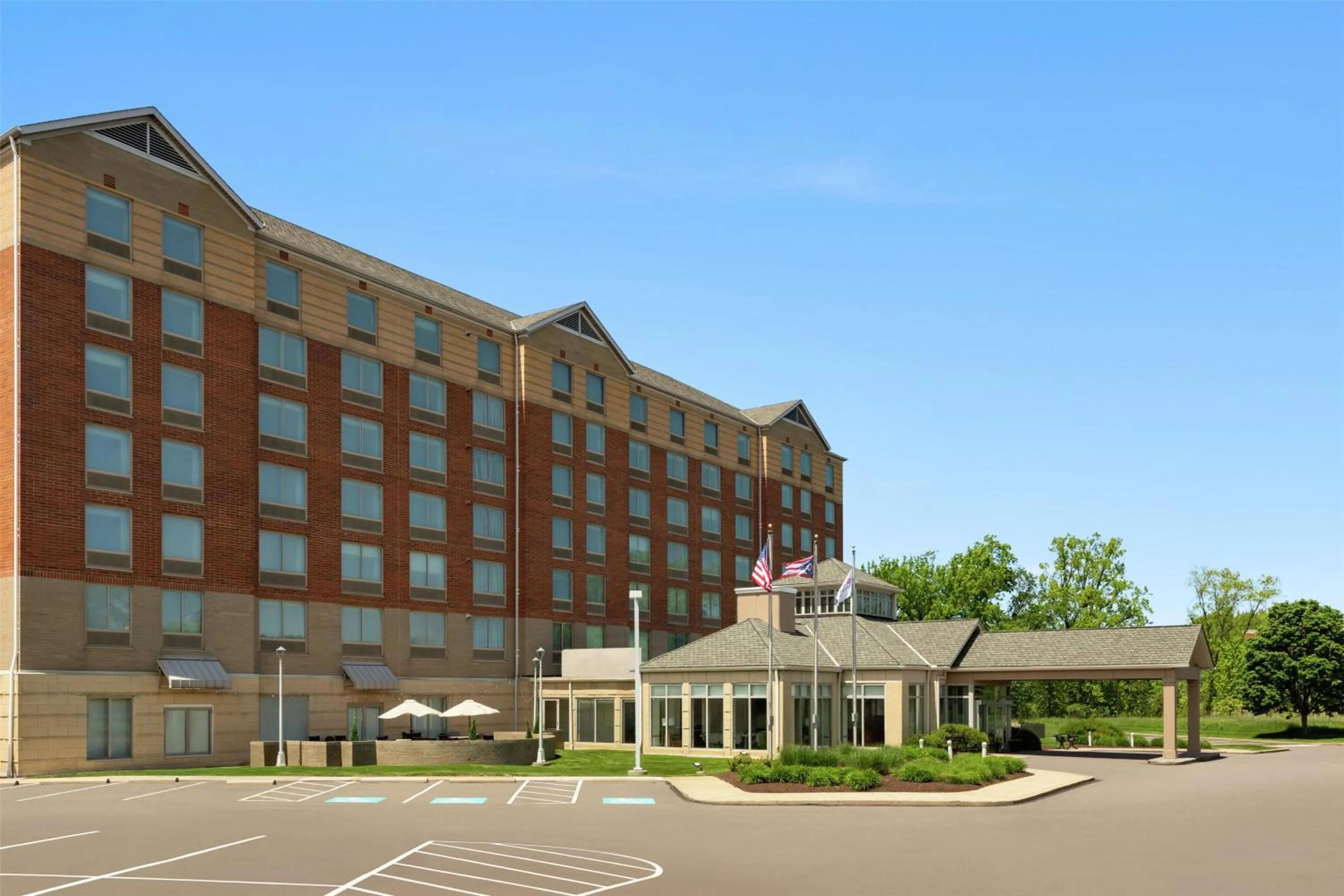 Property building in Hilton Garden Inn Cleveland Airport
