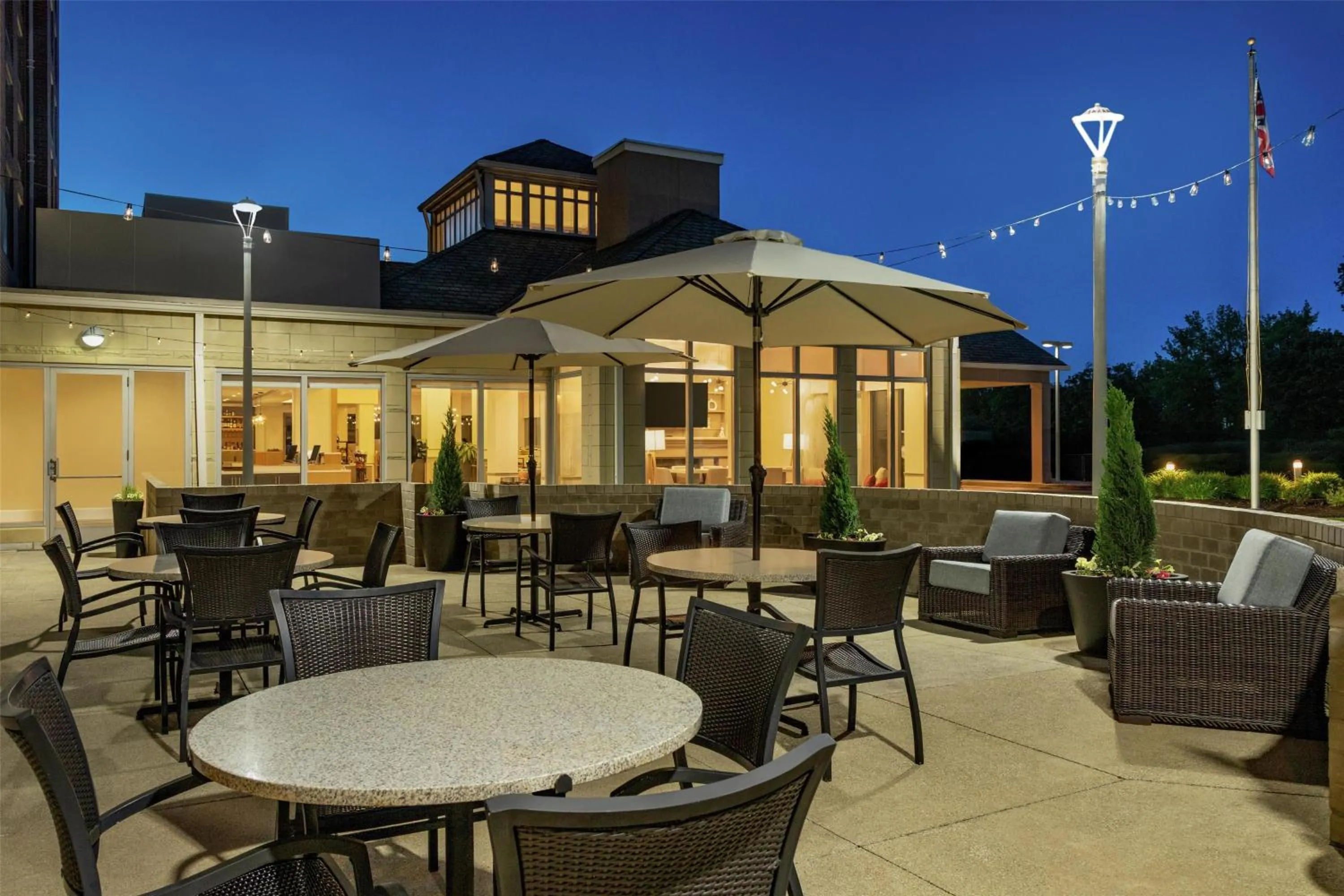 Patio in Hilton Garden Inn Cleveland Airport