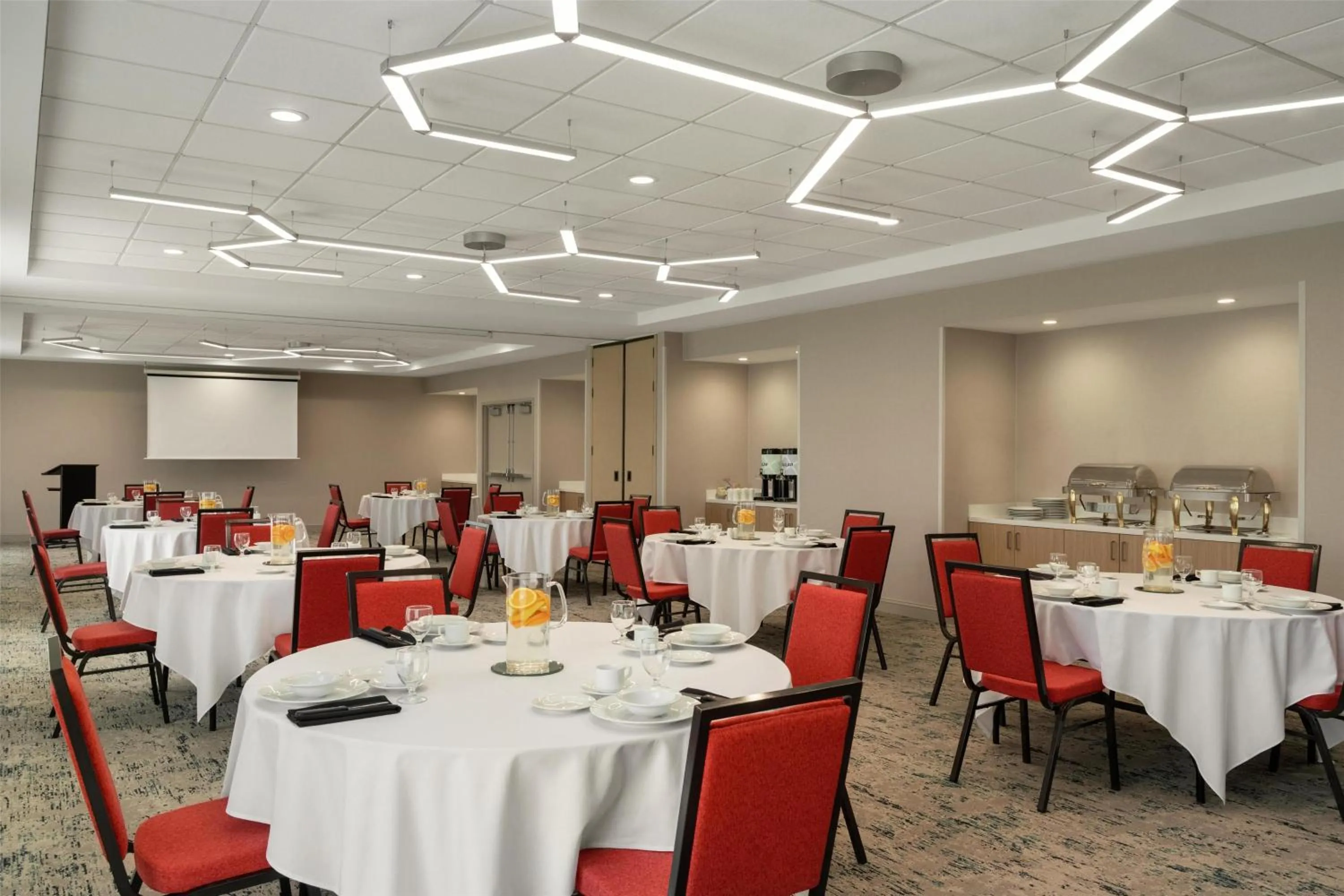 Meeting/conference room in Hilton Garden Inn Cleveland Airport