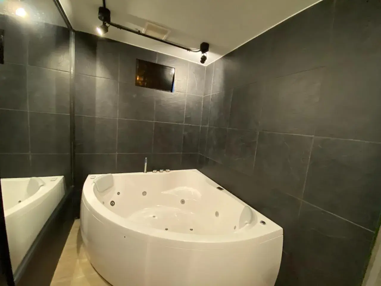 Restaurant/places to eat in Hotel D' Leon Restaurant/places to eat in Hotel D' Leon