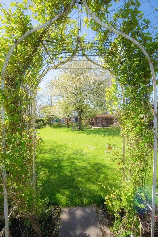 Garden in Woodcote Hotel