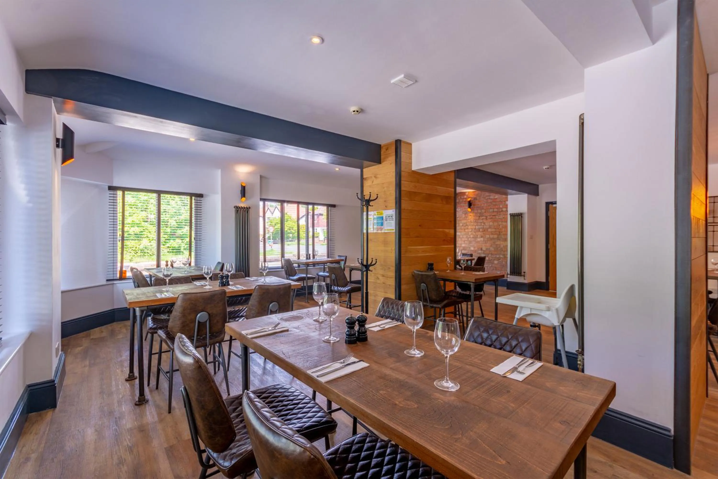 Restaurant/places to eat in Woodcote Hotel