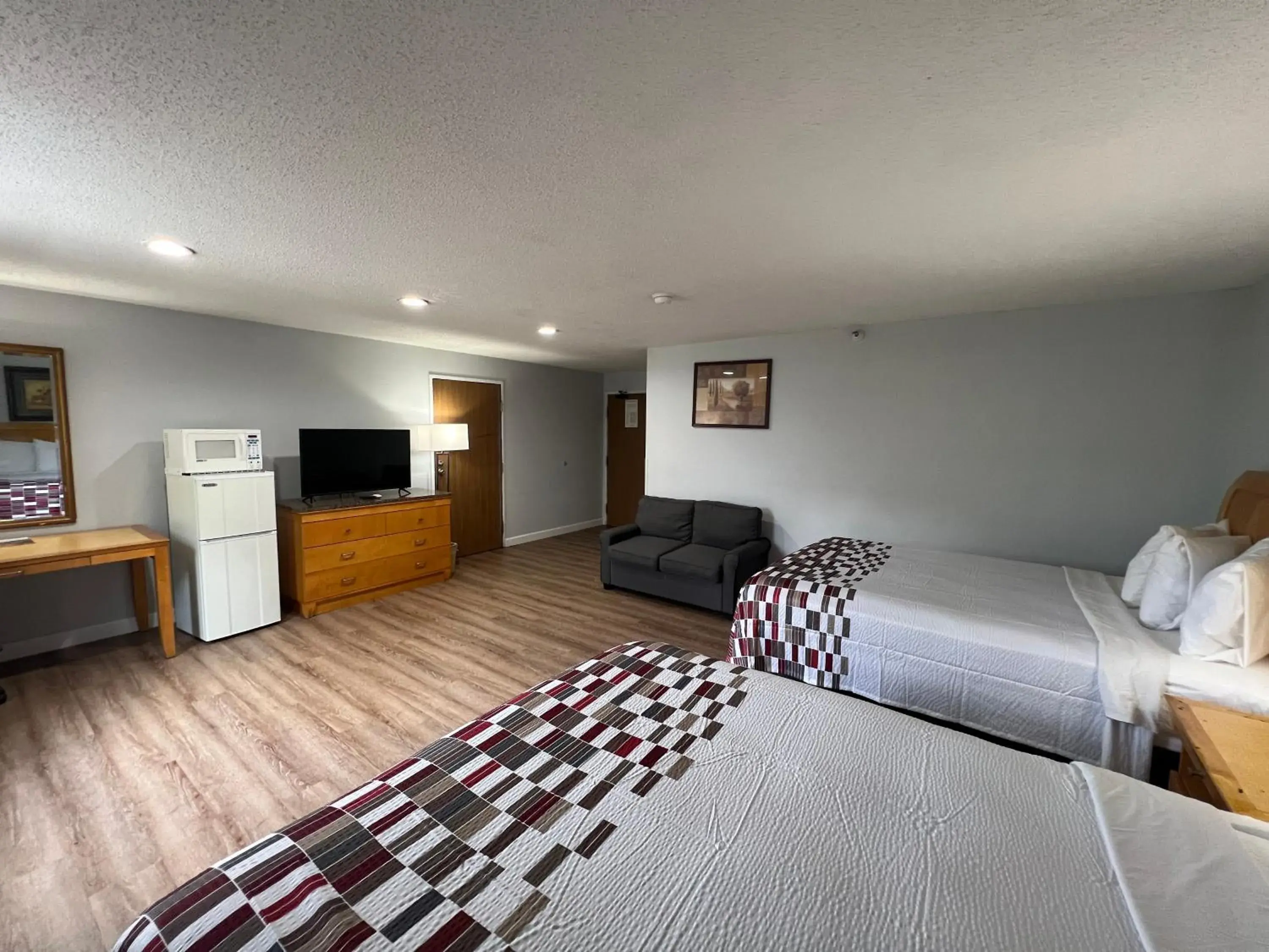 Bed in Economy 7 Inn Bed in Economy 7 Inn