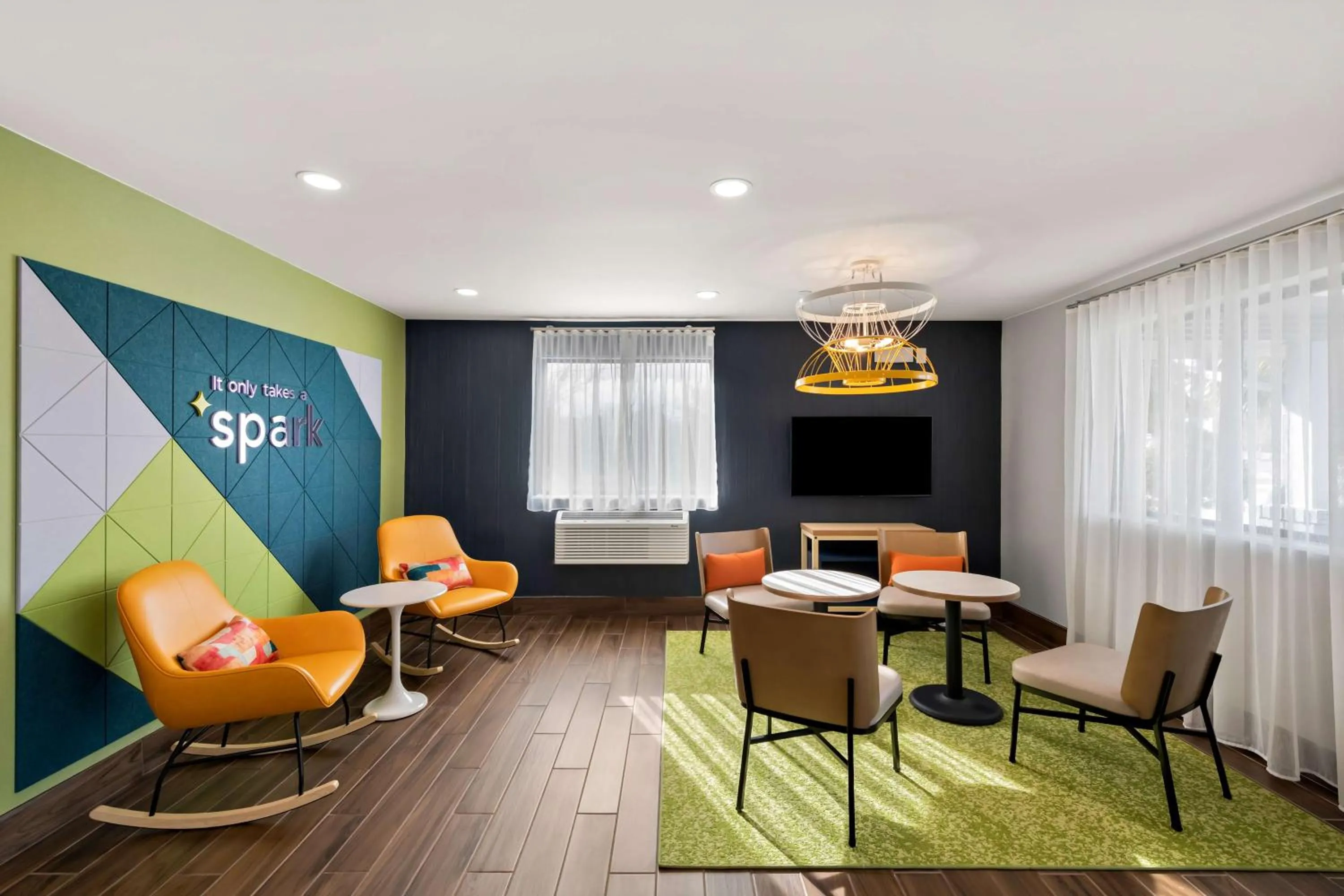 Lobby or reception in Spark by Hilton Norfolk