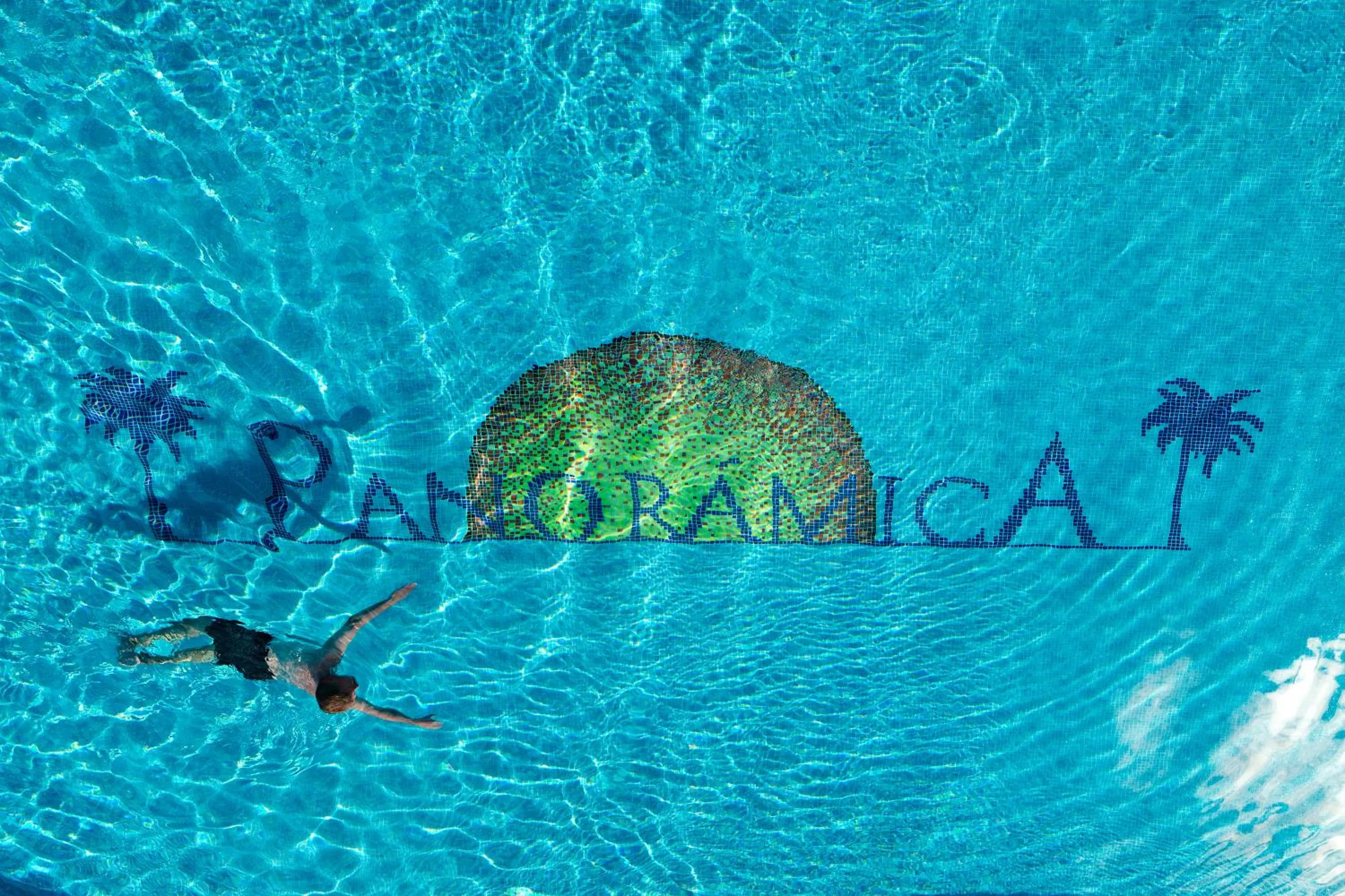 Swimming pool in Kn Aparthotel Panorámica