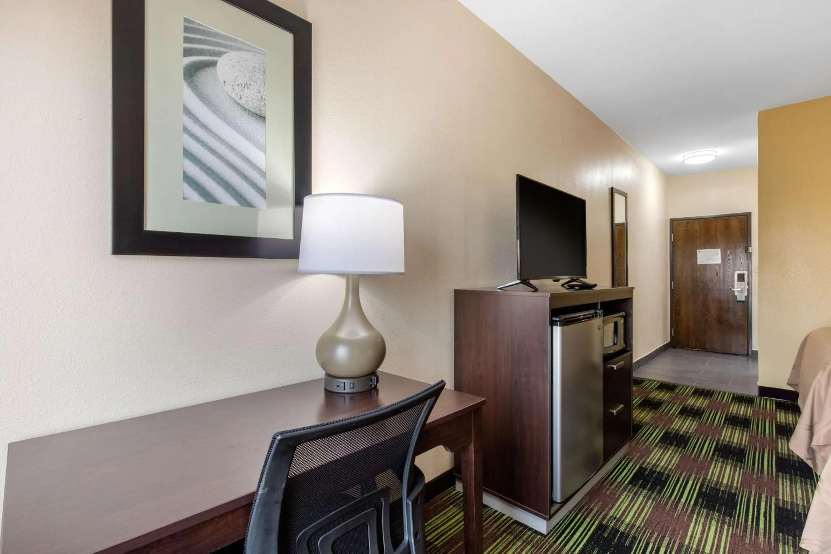 Photo of the whole room in Quality Inn Cadiz