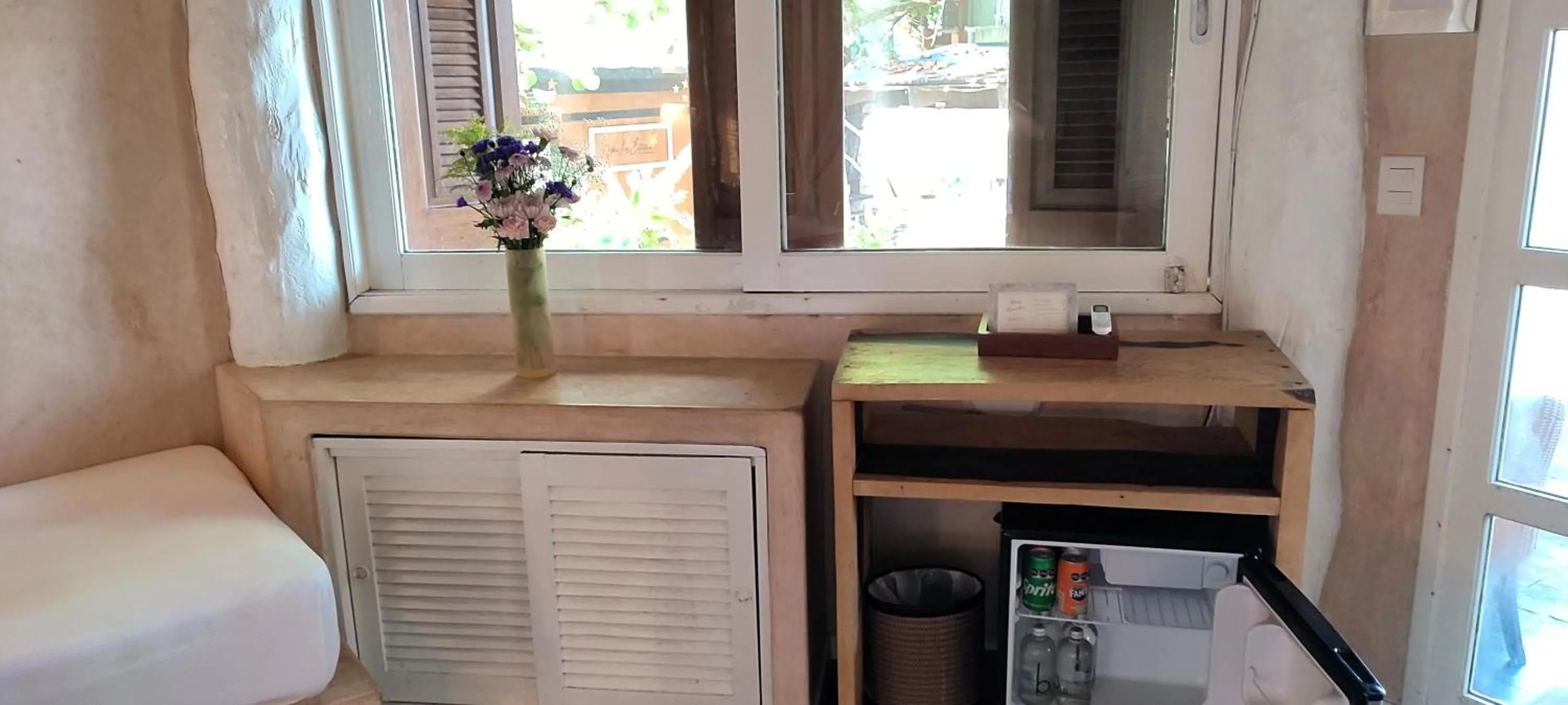 Photo of the whole room, Bed in Villa Las Estrellas Tulum - located at the party zone