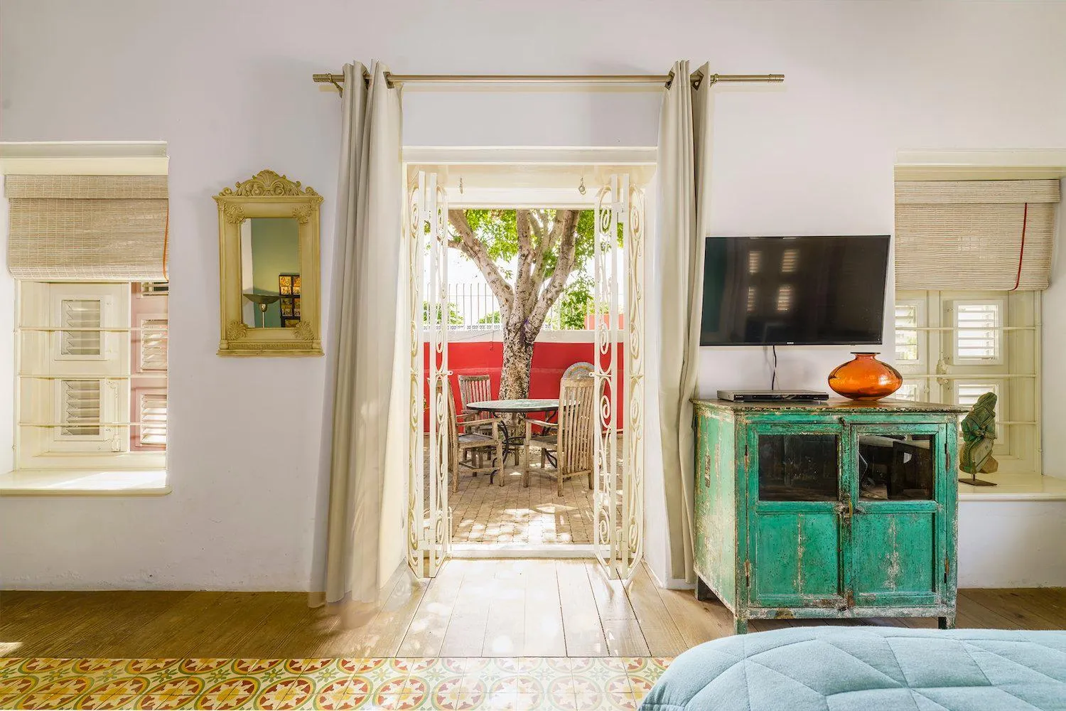 TV and multimedia in Villa Tokara