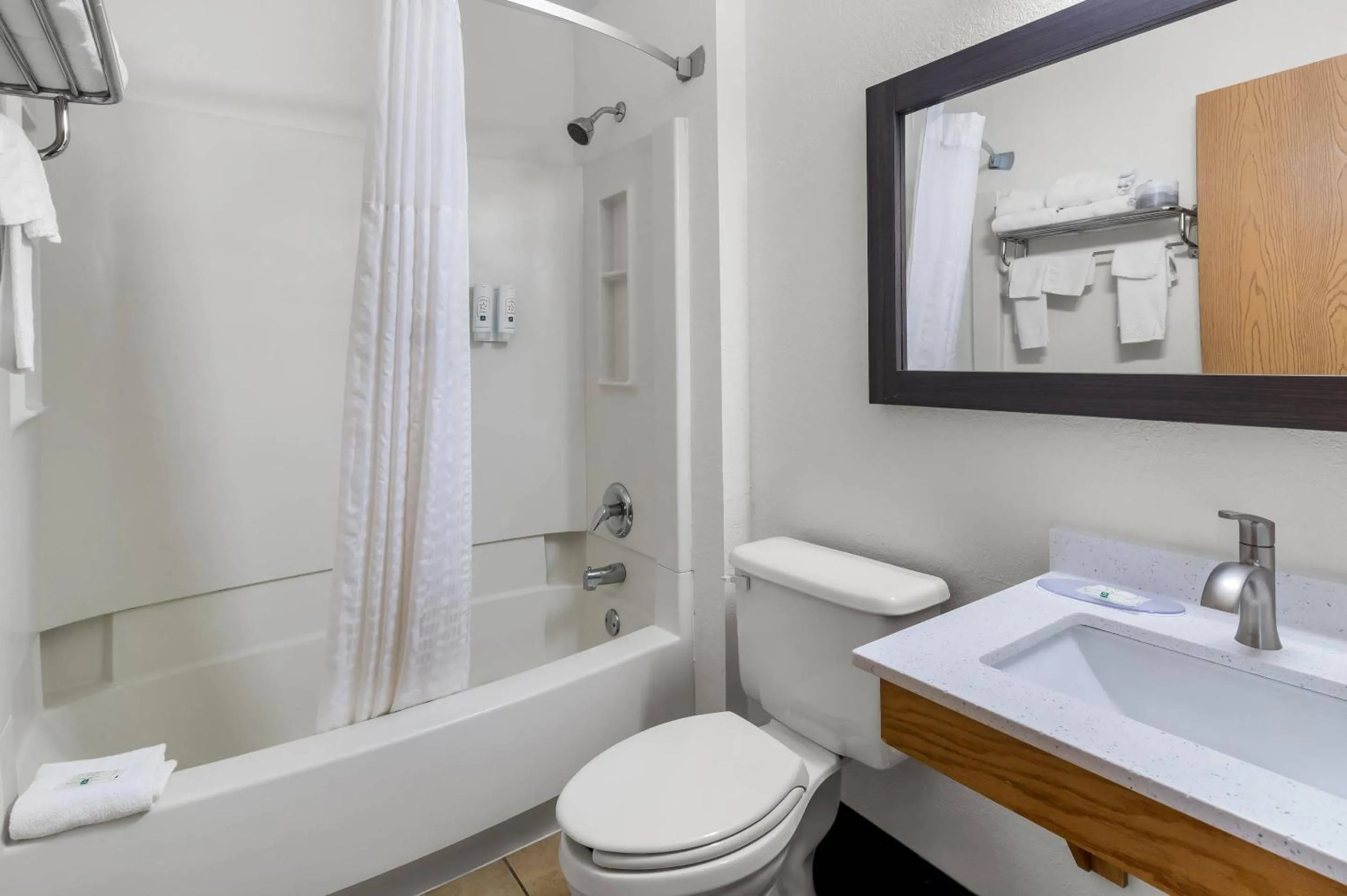 Bedroom in Quality Inn