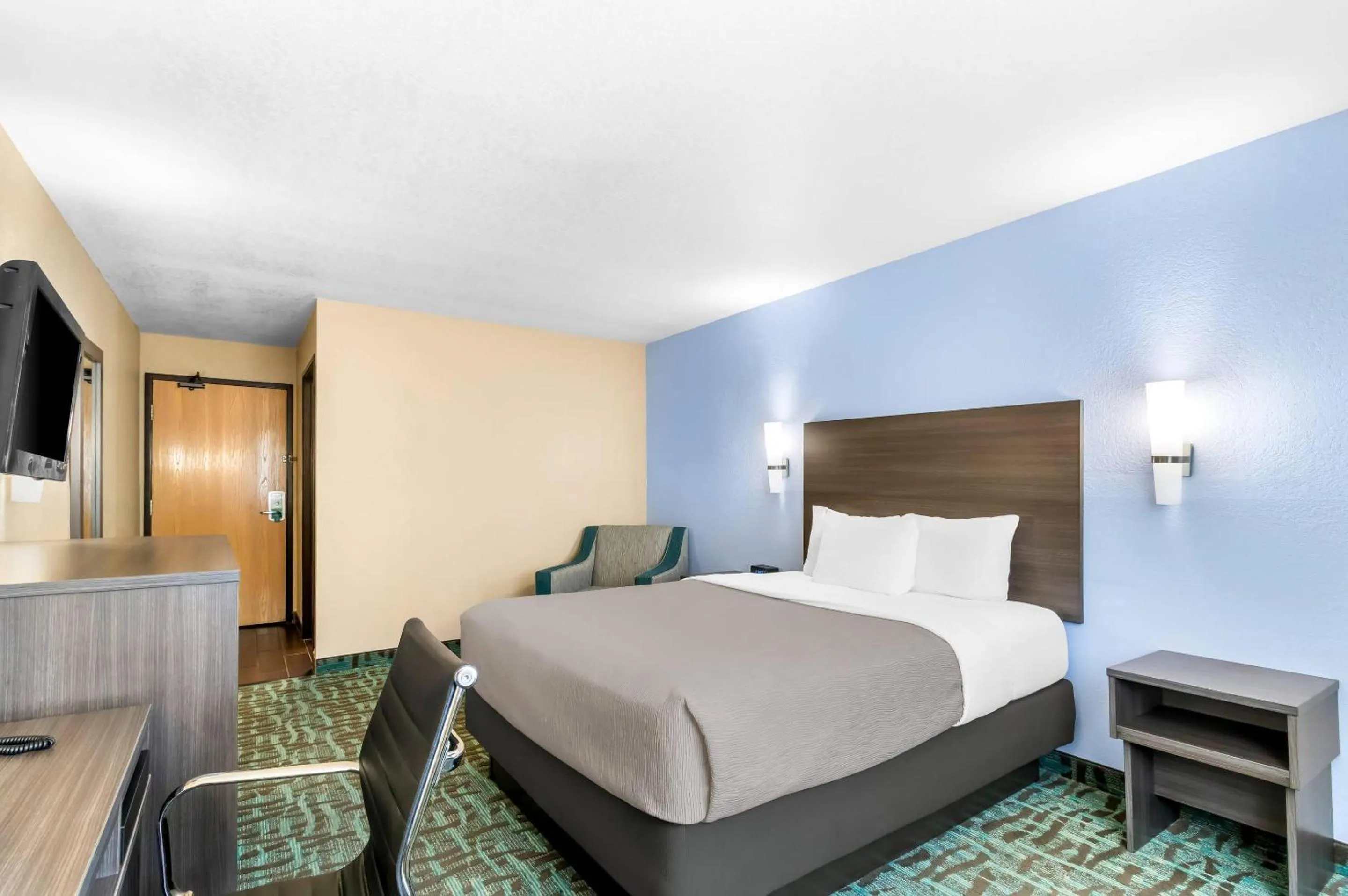 Bedroom, Bed in Quality Inn