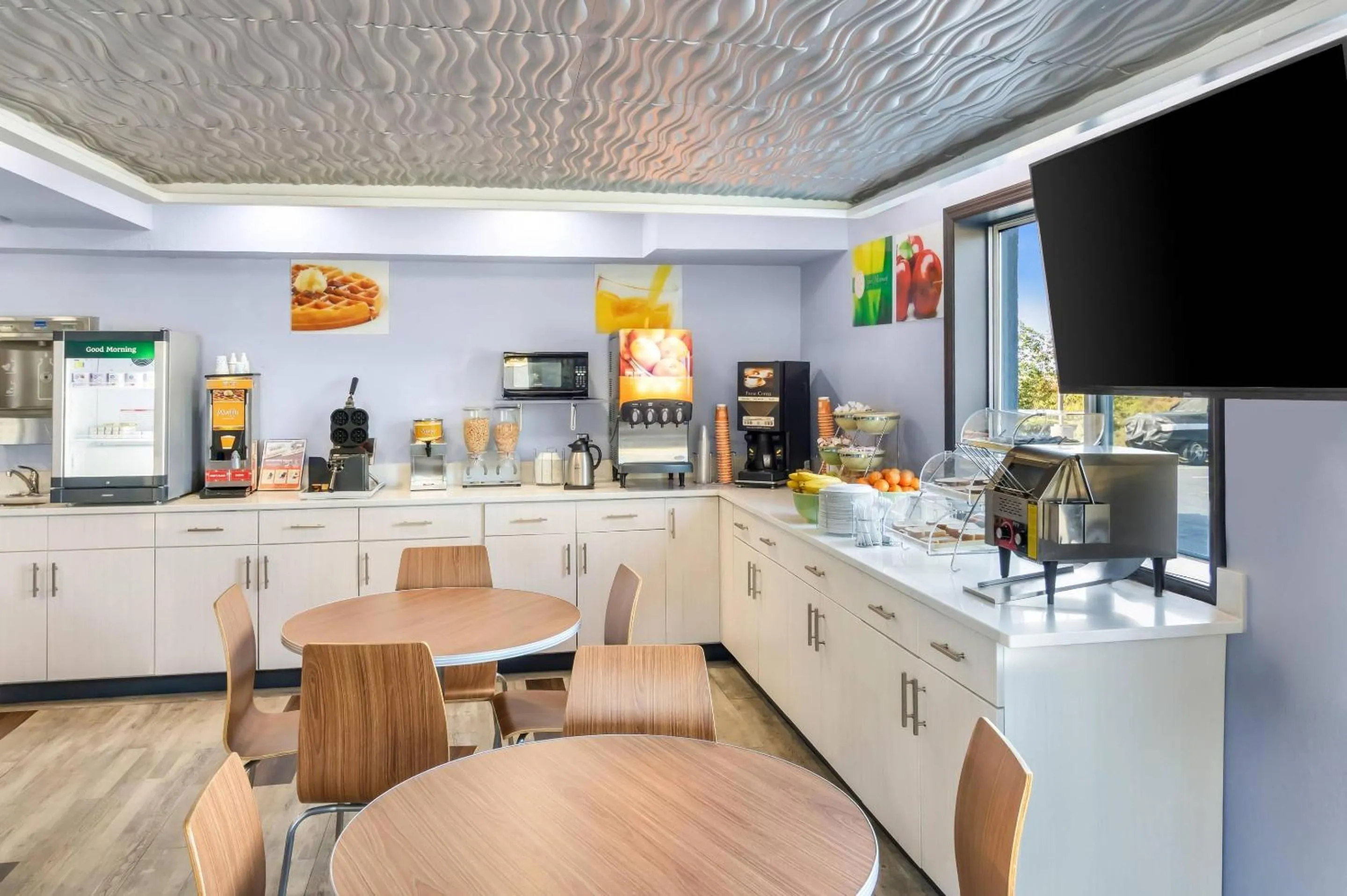 Breakfast in Quality Inn