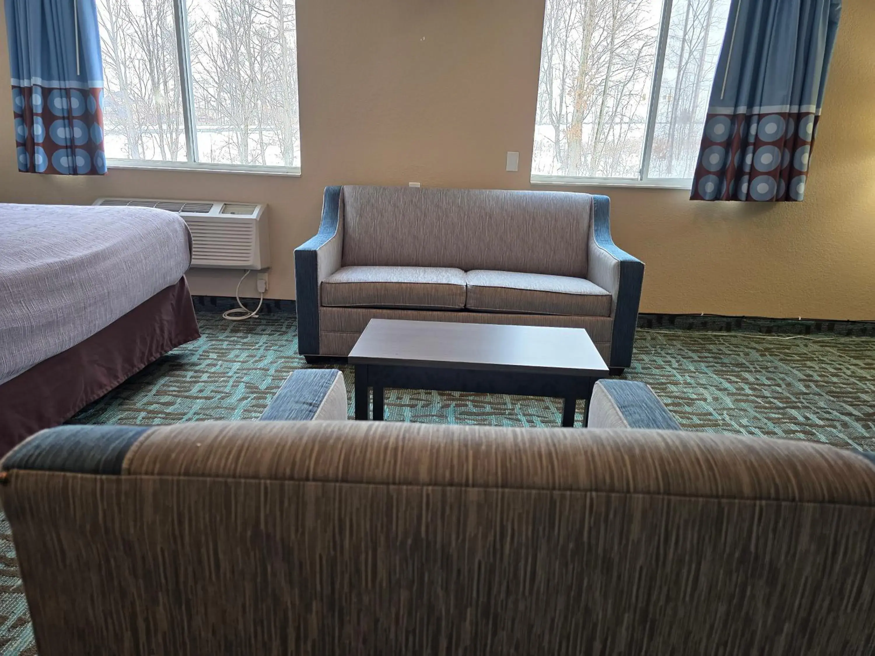Seating area, Bed in Super 8 by Wyndham Johnstown Seating area, Bed in Super 8 by Wyndham Johnstown