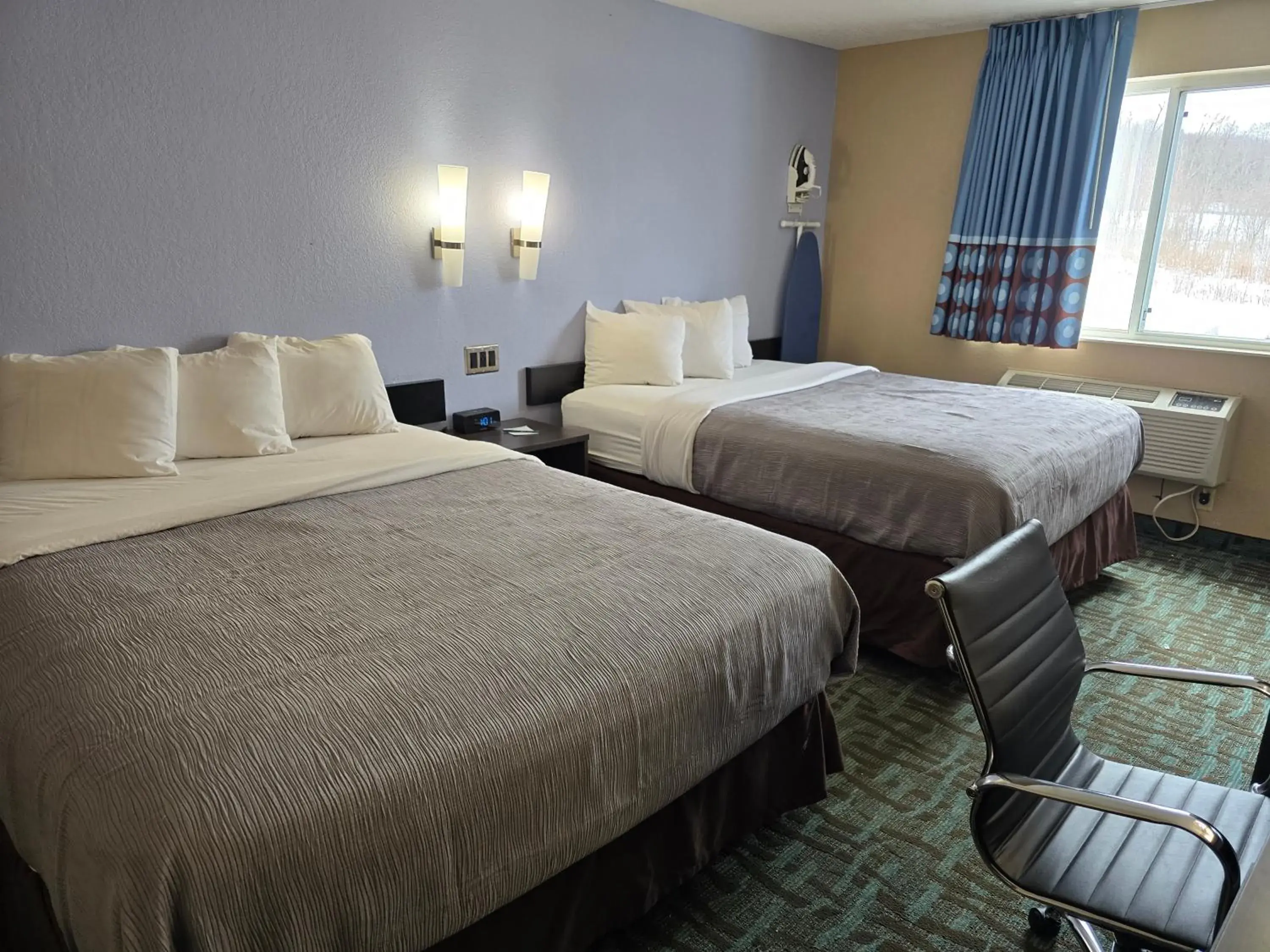 Bed in Super 8 by Wyndham Johnstown Bed in Super 8 by Wyndham Johnstown