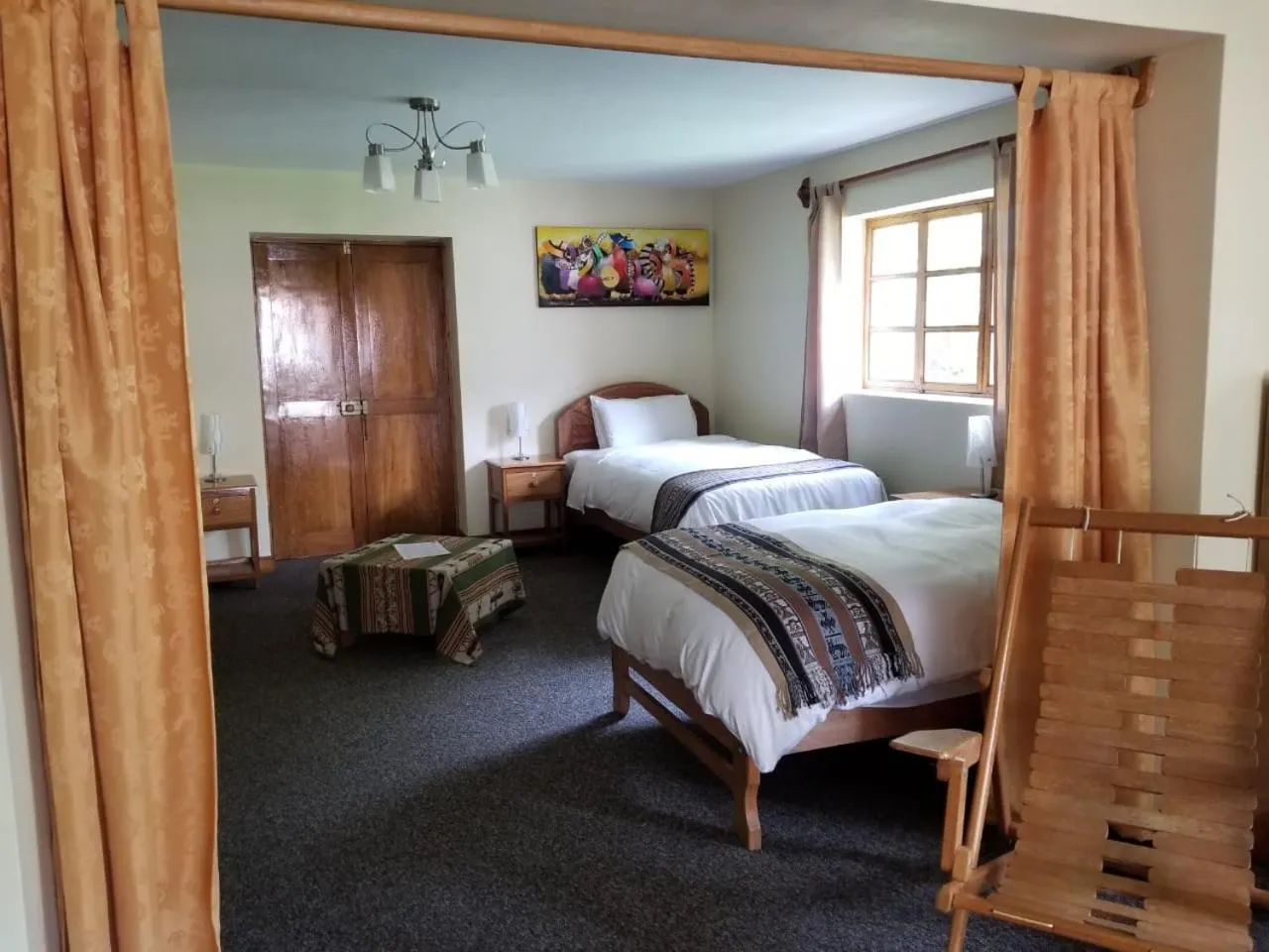 Dining area, Bed in Apu Lodge