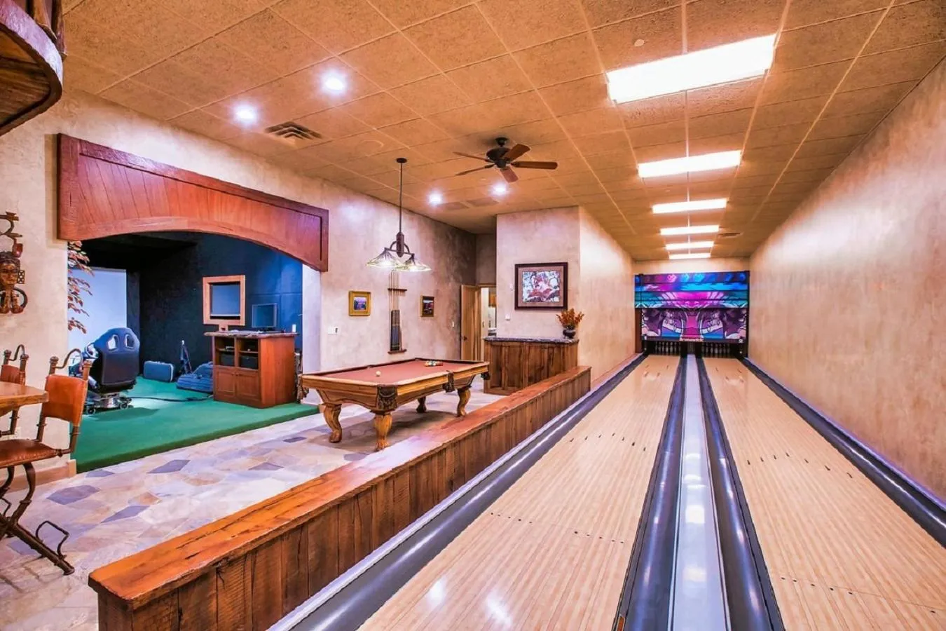 Billiard in Cougar Ridge Resort
