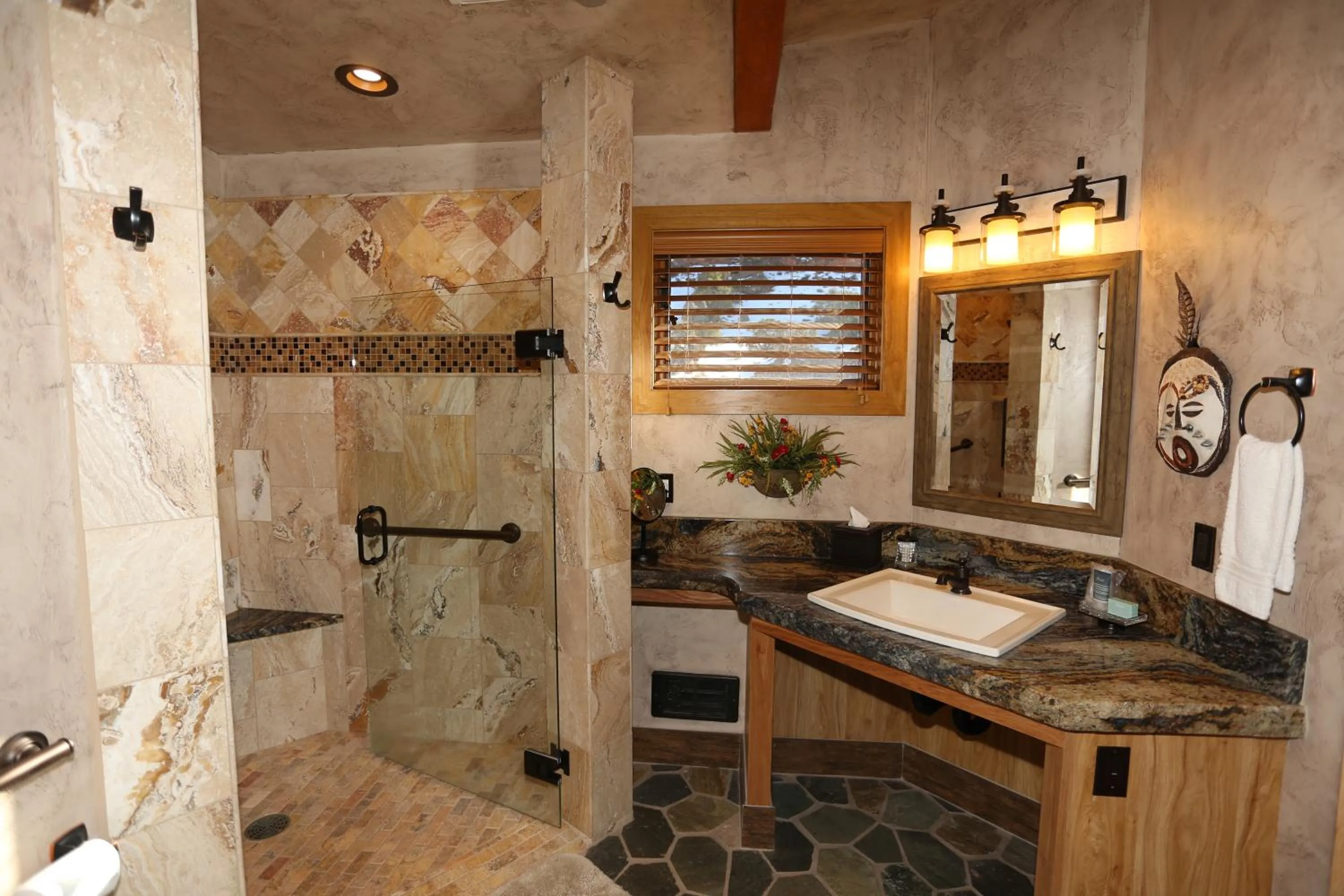Shower in Cougar Ridge Resort