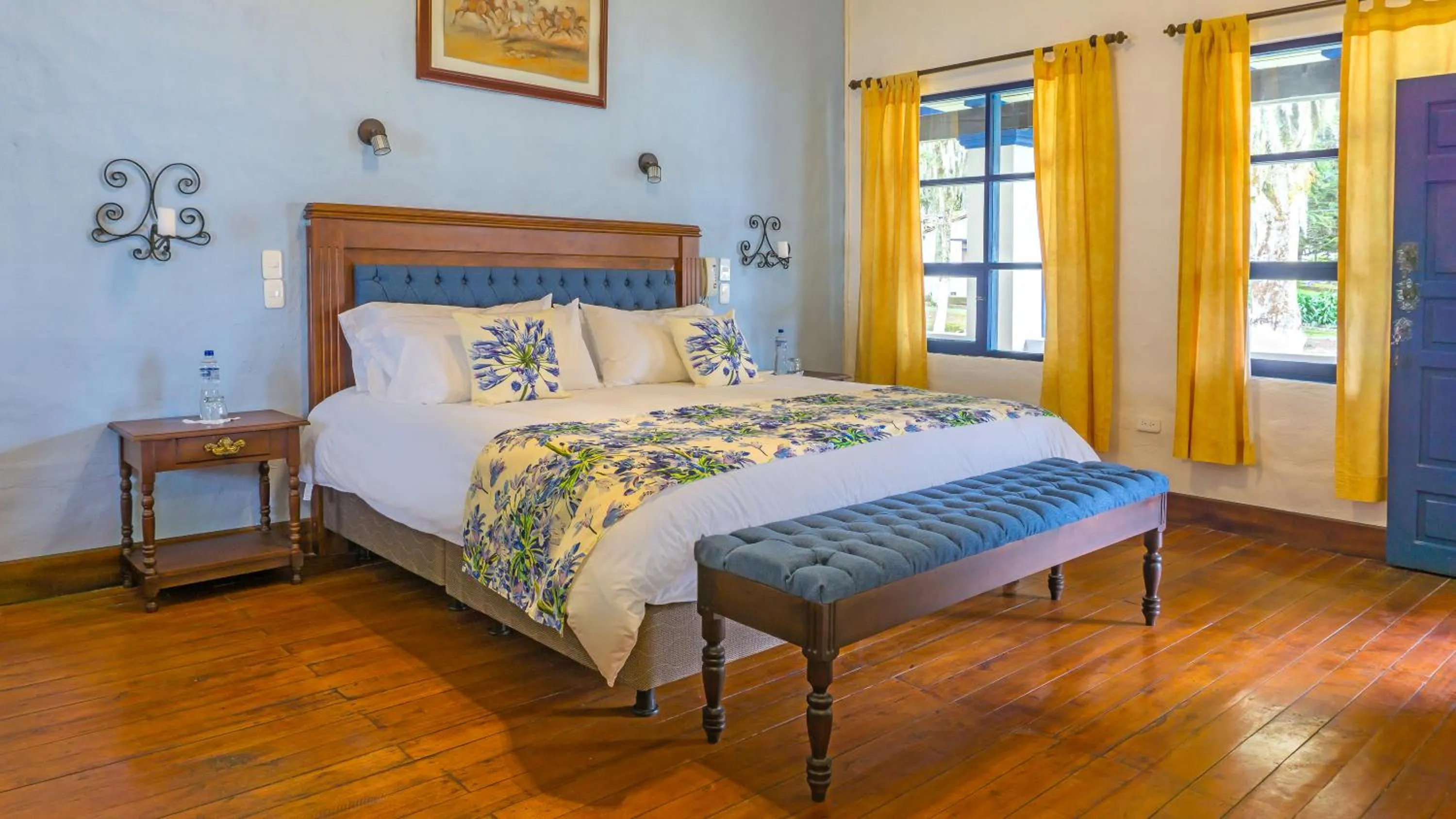 Bed in Hostería Hacienda Pinsaqui