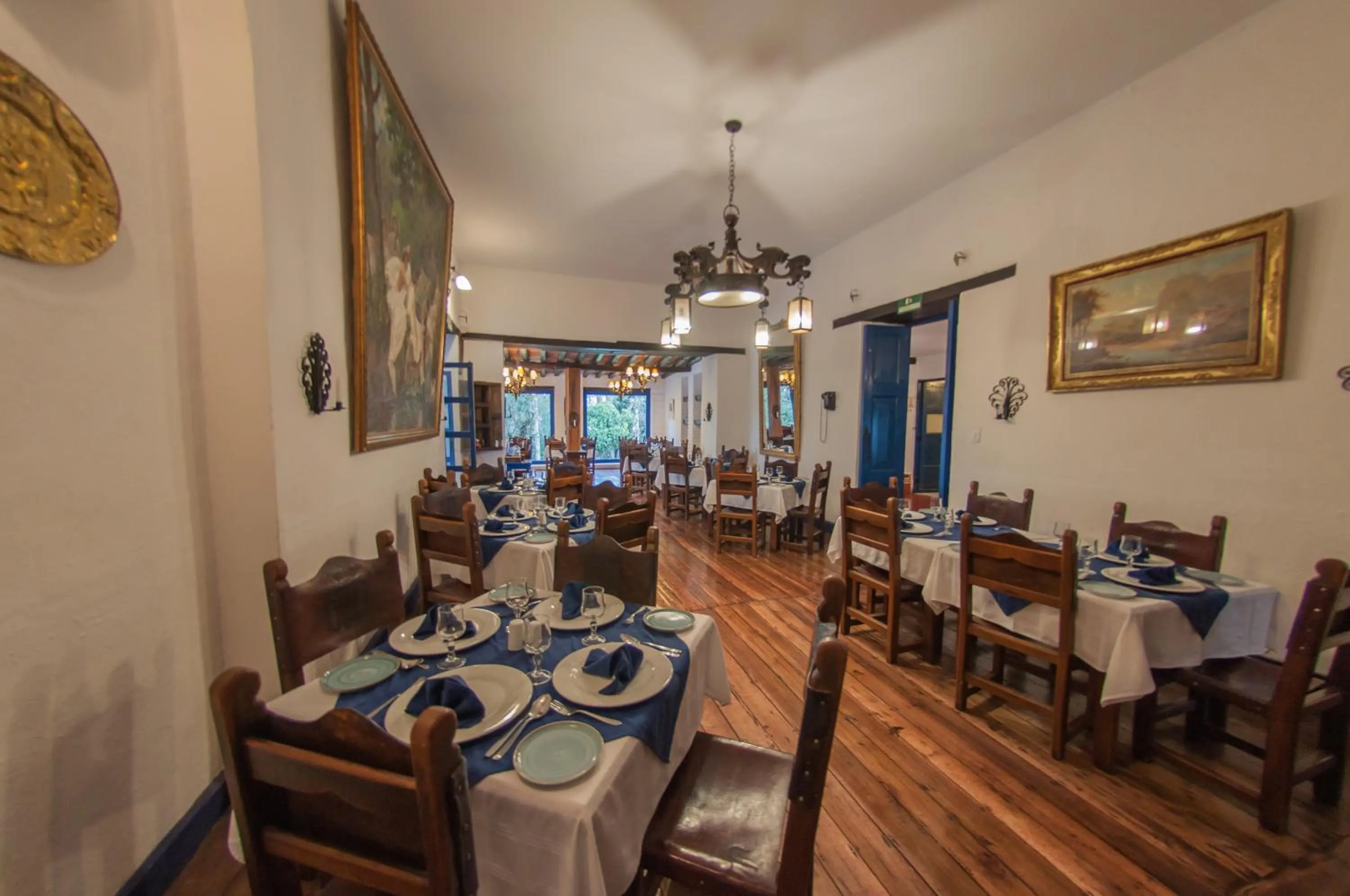 Restaurant/places to eat in Hostería Hacienda Pinsaqui