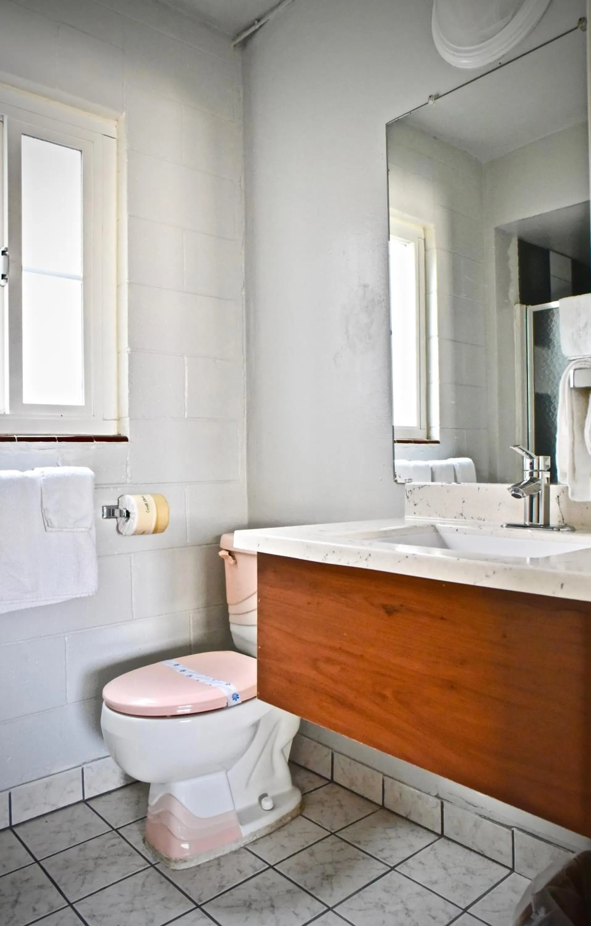 Bathroom in Travel Inn Redding