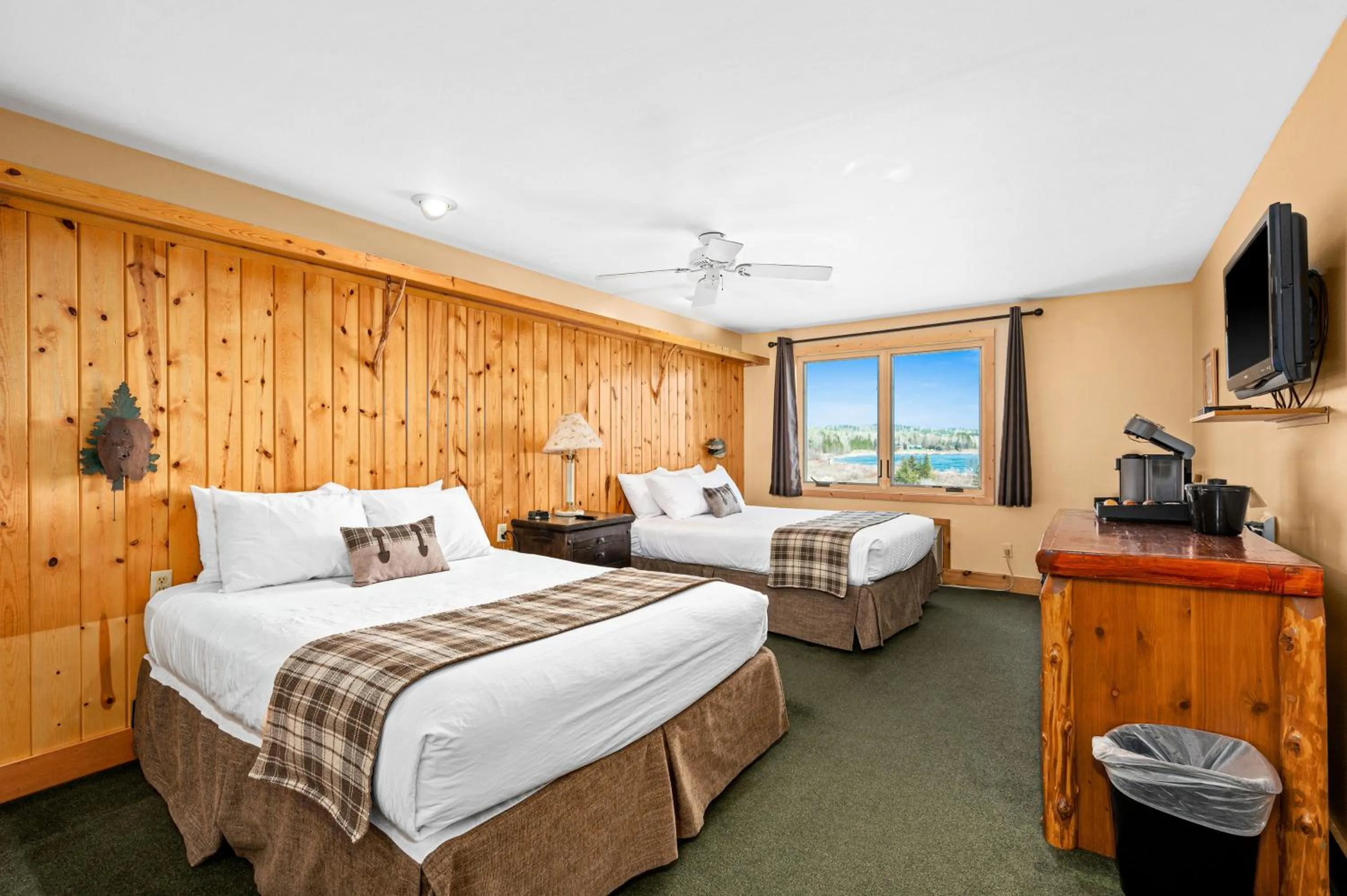 Bed in Superior Shores Resort