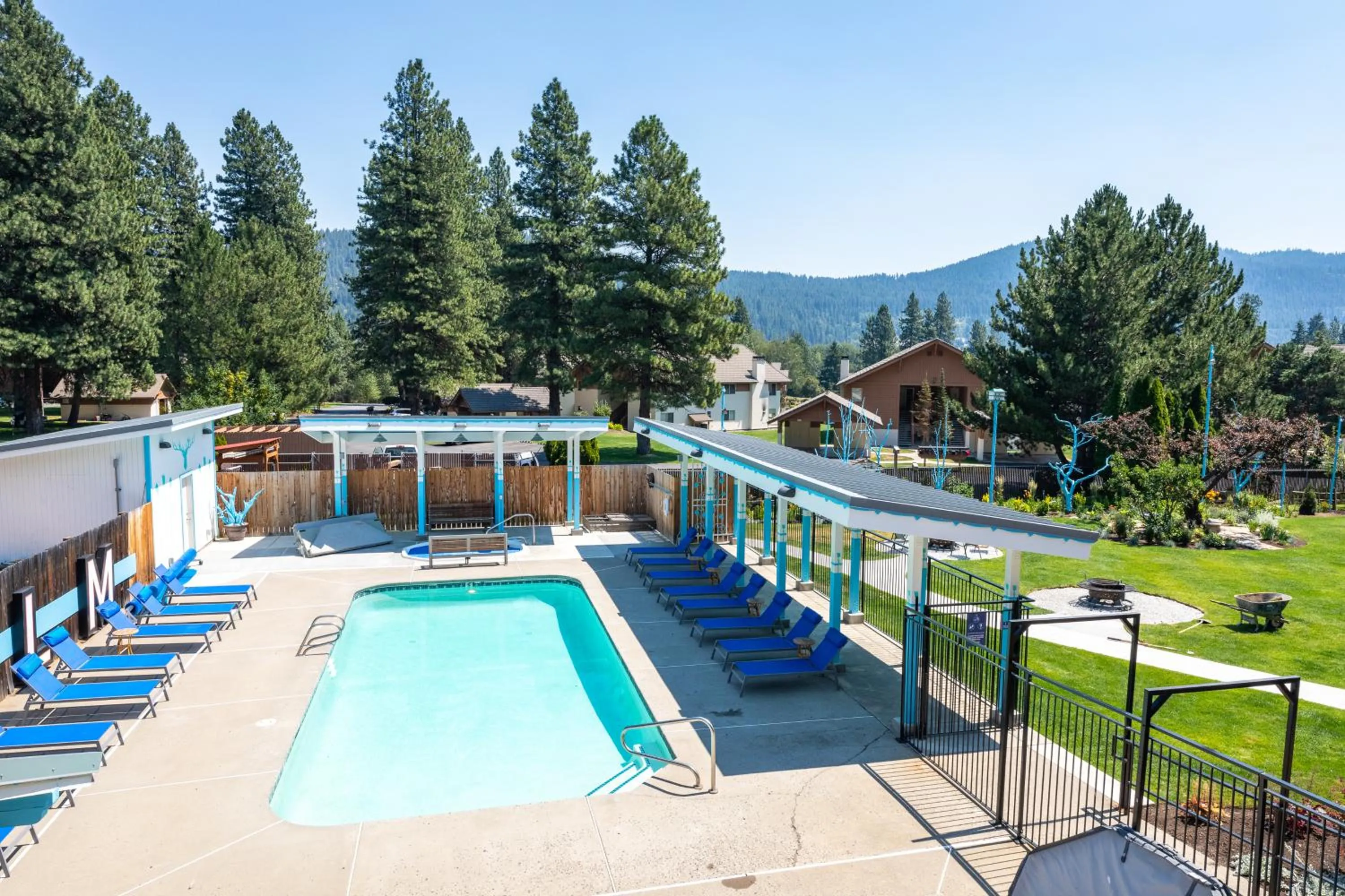 Mountain view in Blue Elk Inn