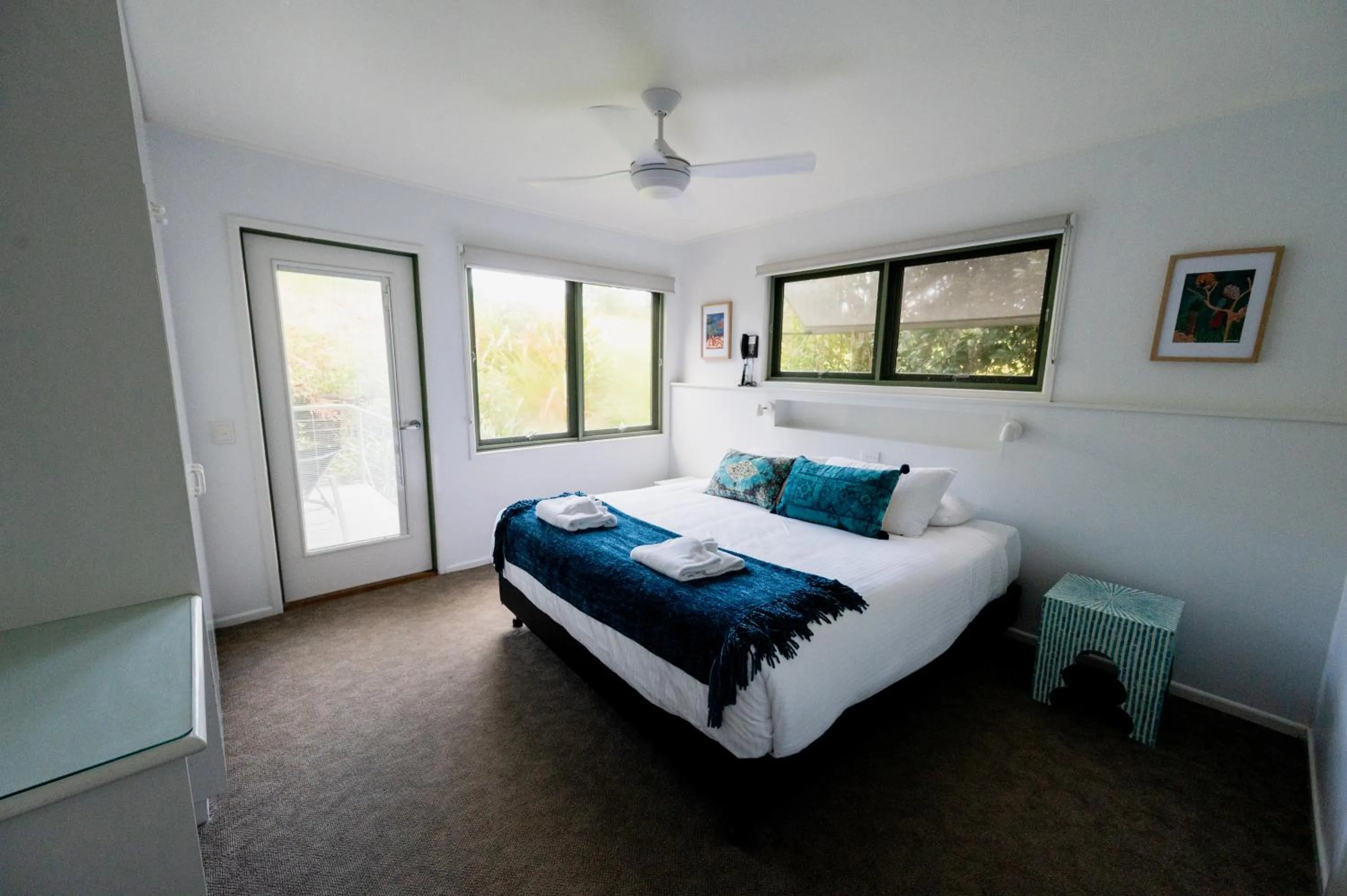 Bed in The Retreat Beach Houses