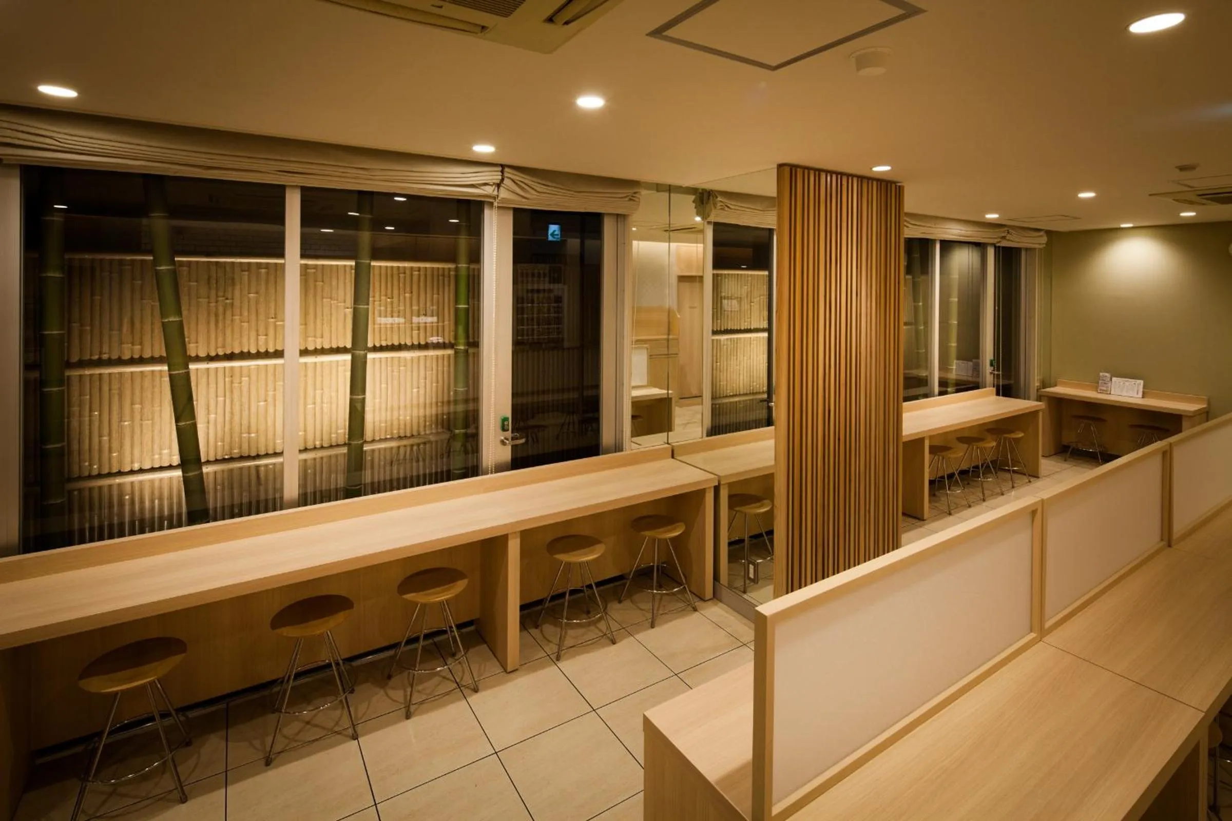 Restaurant/places to eat in Super Hotel Osaka Tennoji