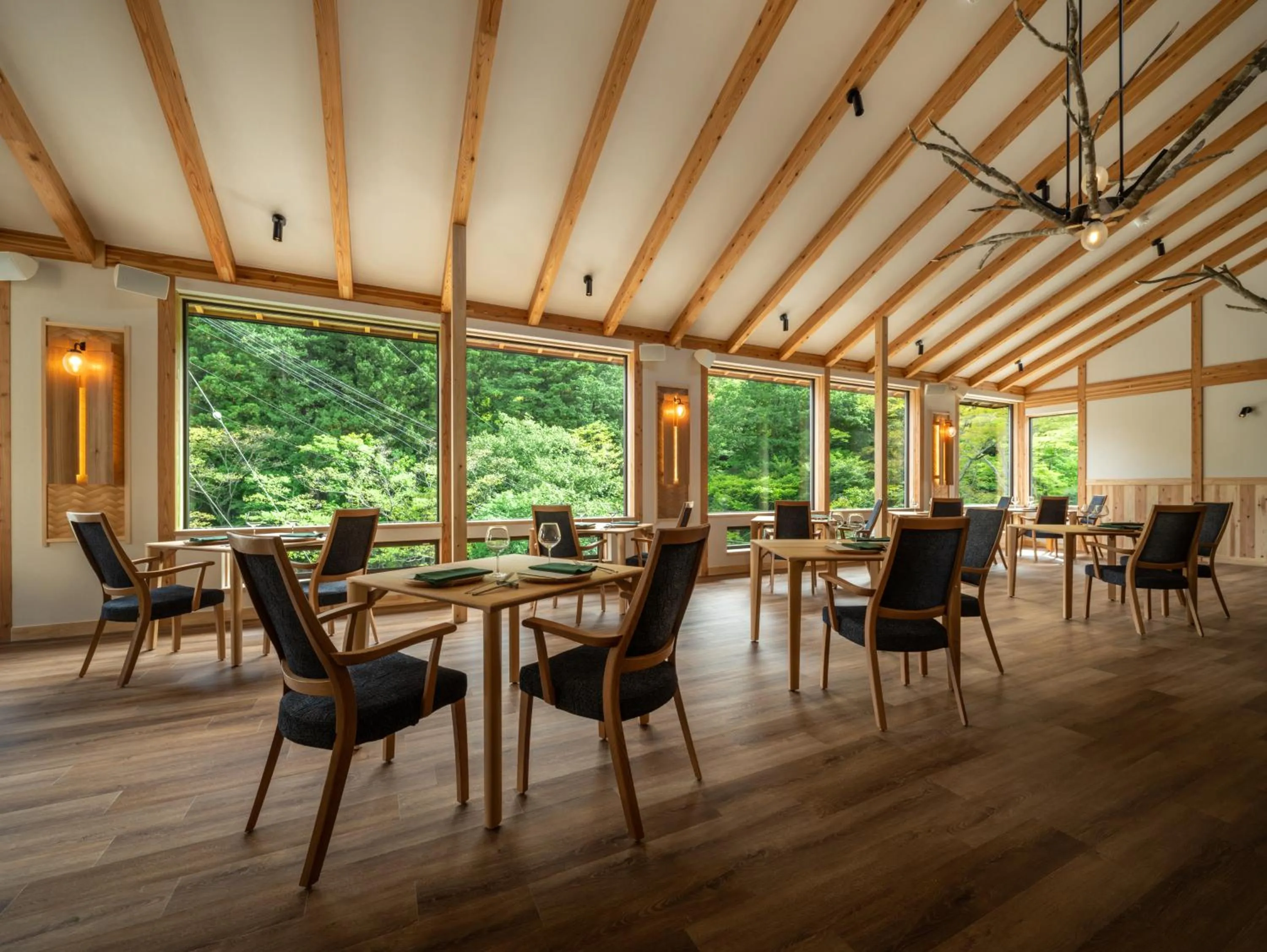 Restaurant/places to eat in Saito Hotel