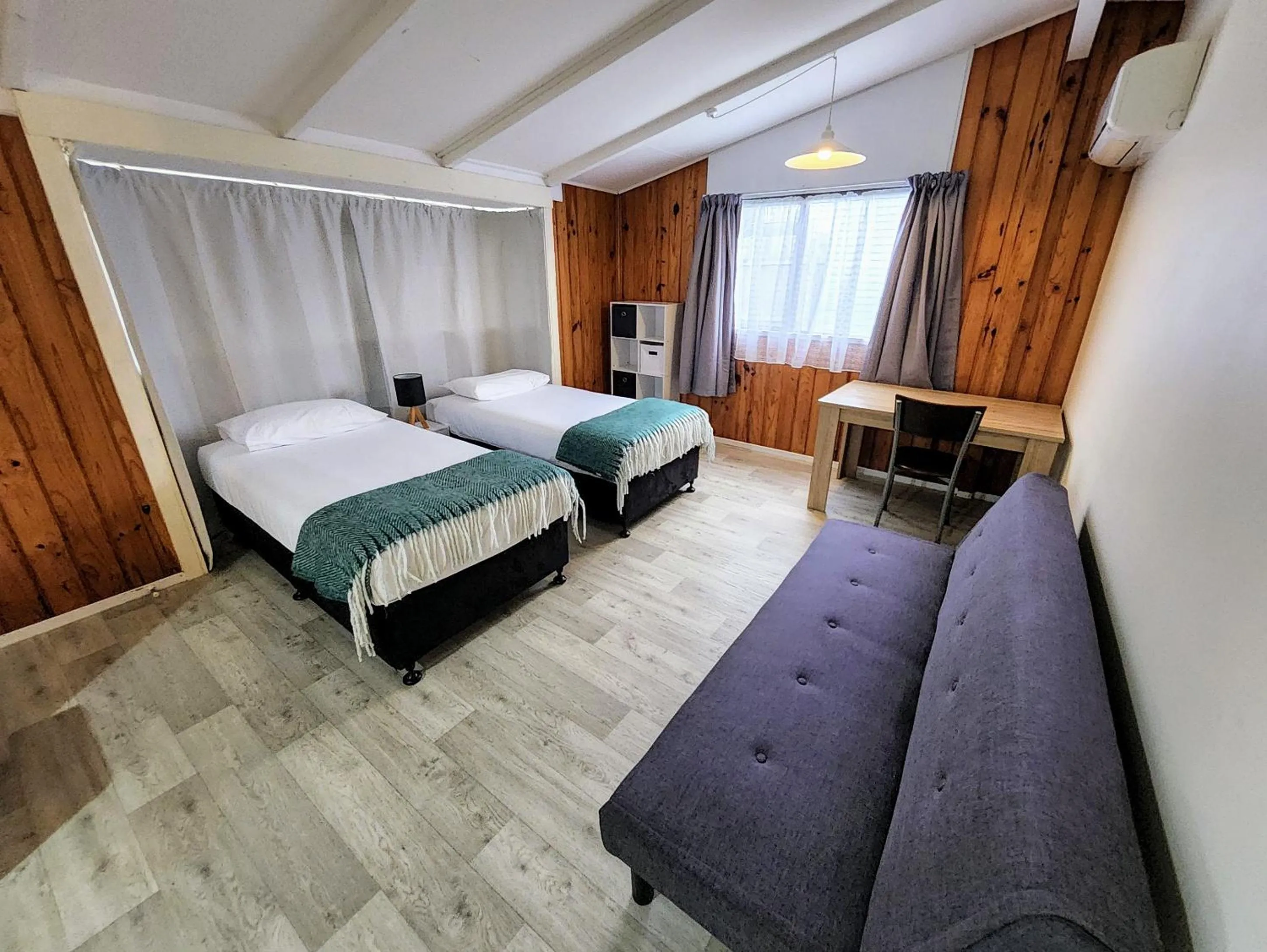 Bed in LKNZ Lodge & Cafe