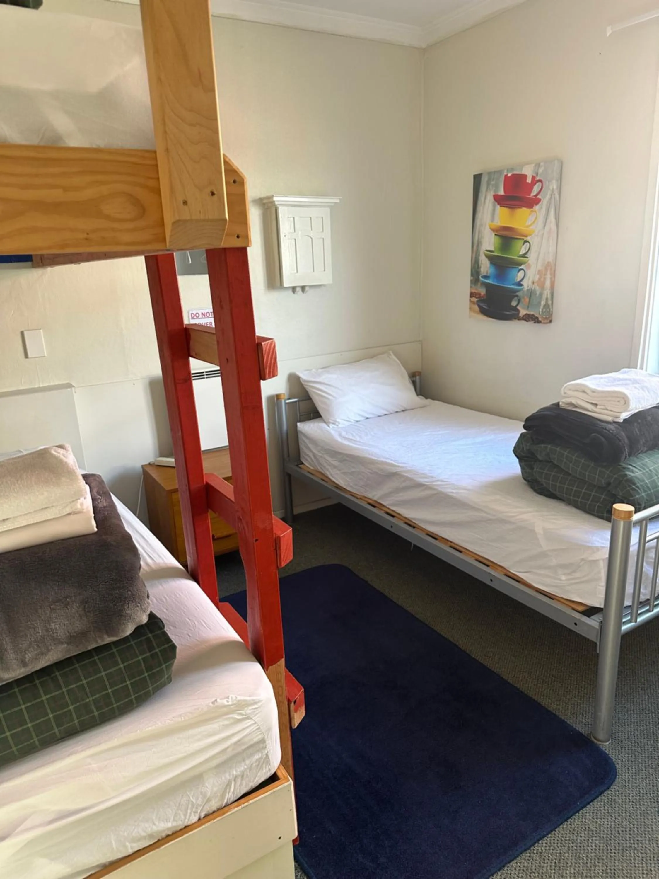 bunk bed, Bed in LKNZ Lodge & Cafe