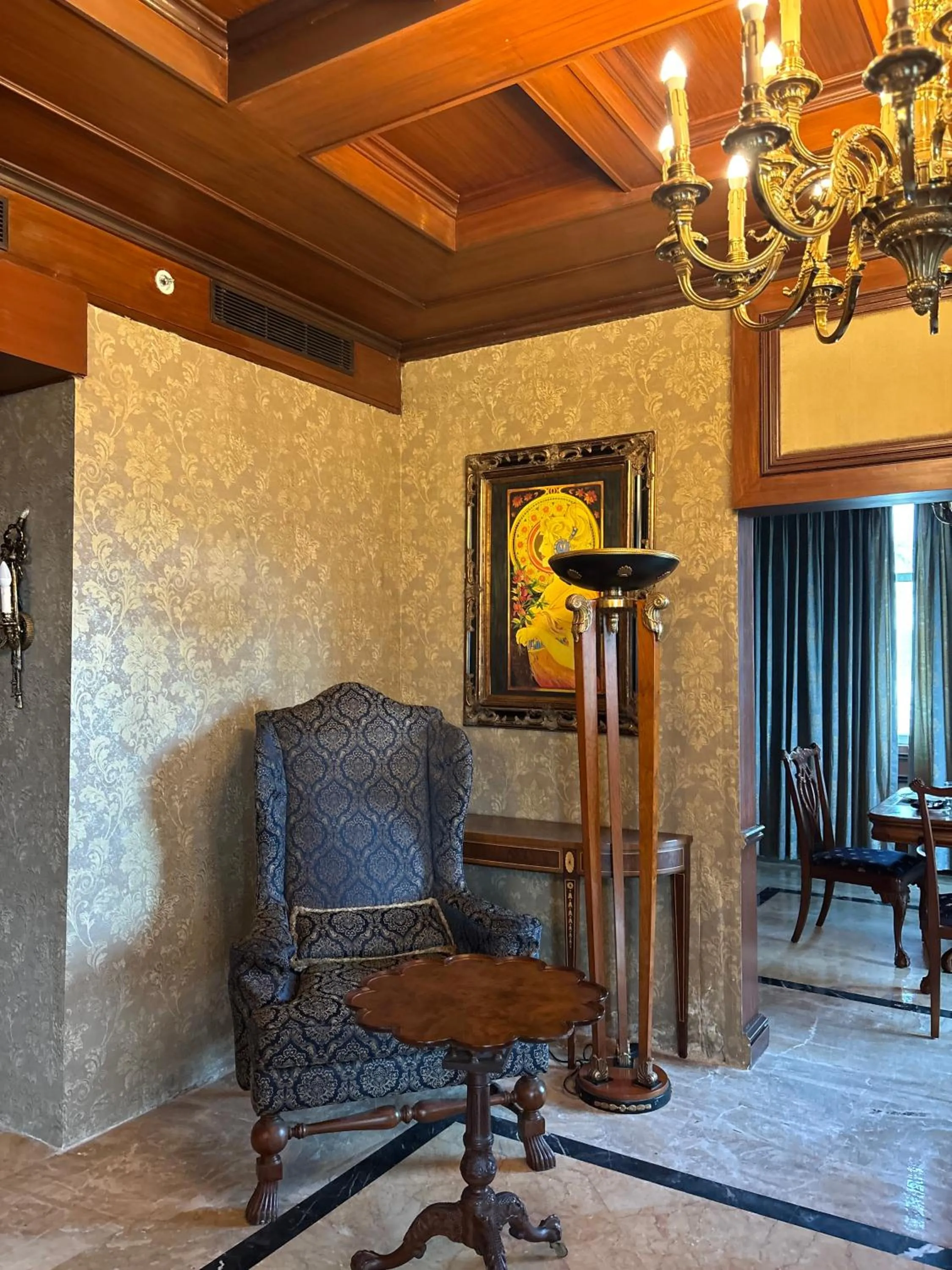 Seating area in Le Royal Meridien Chennai