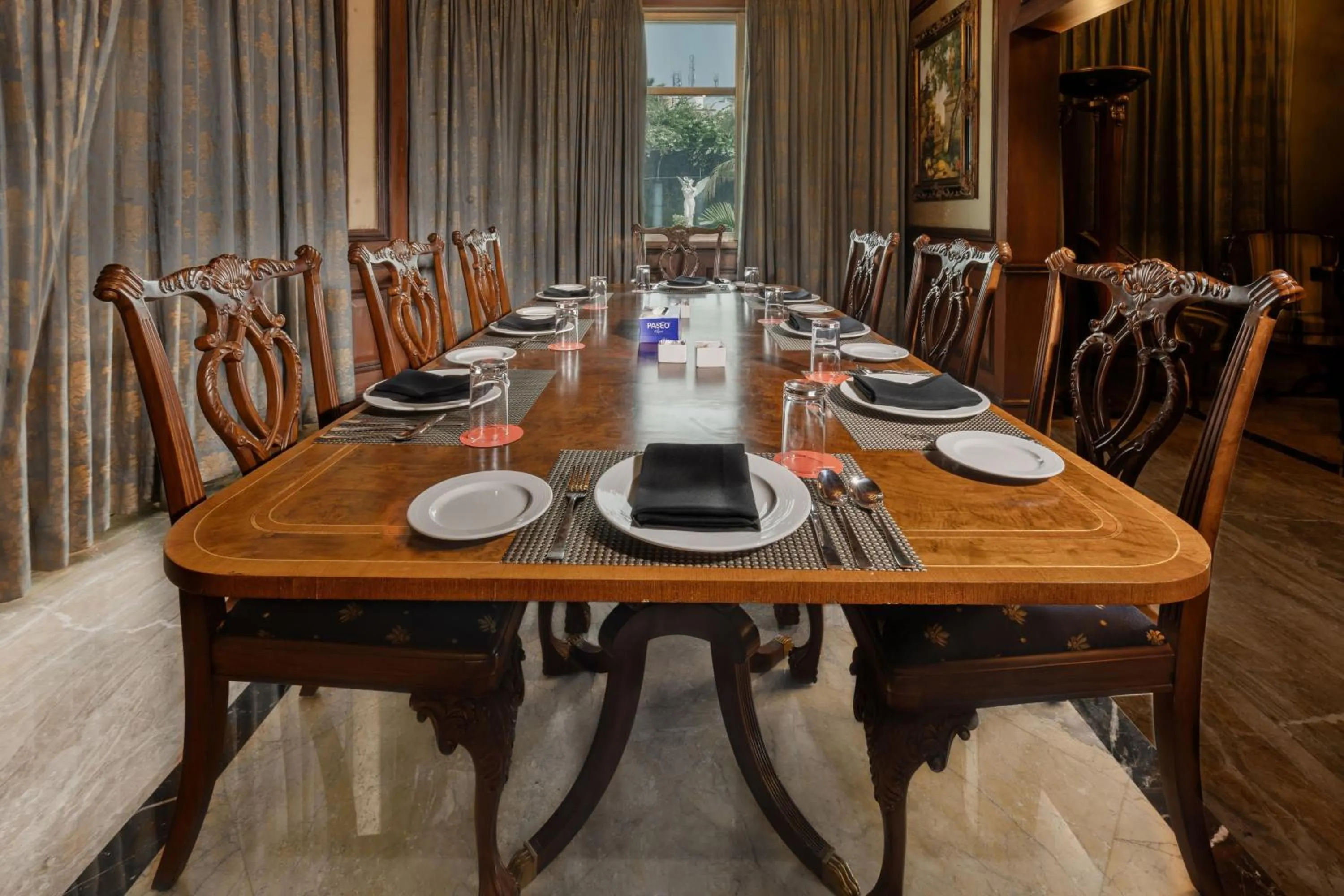 Photo of the whole room in Le Royal Meridien Chennai