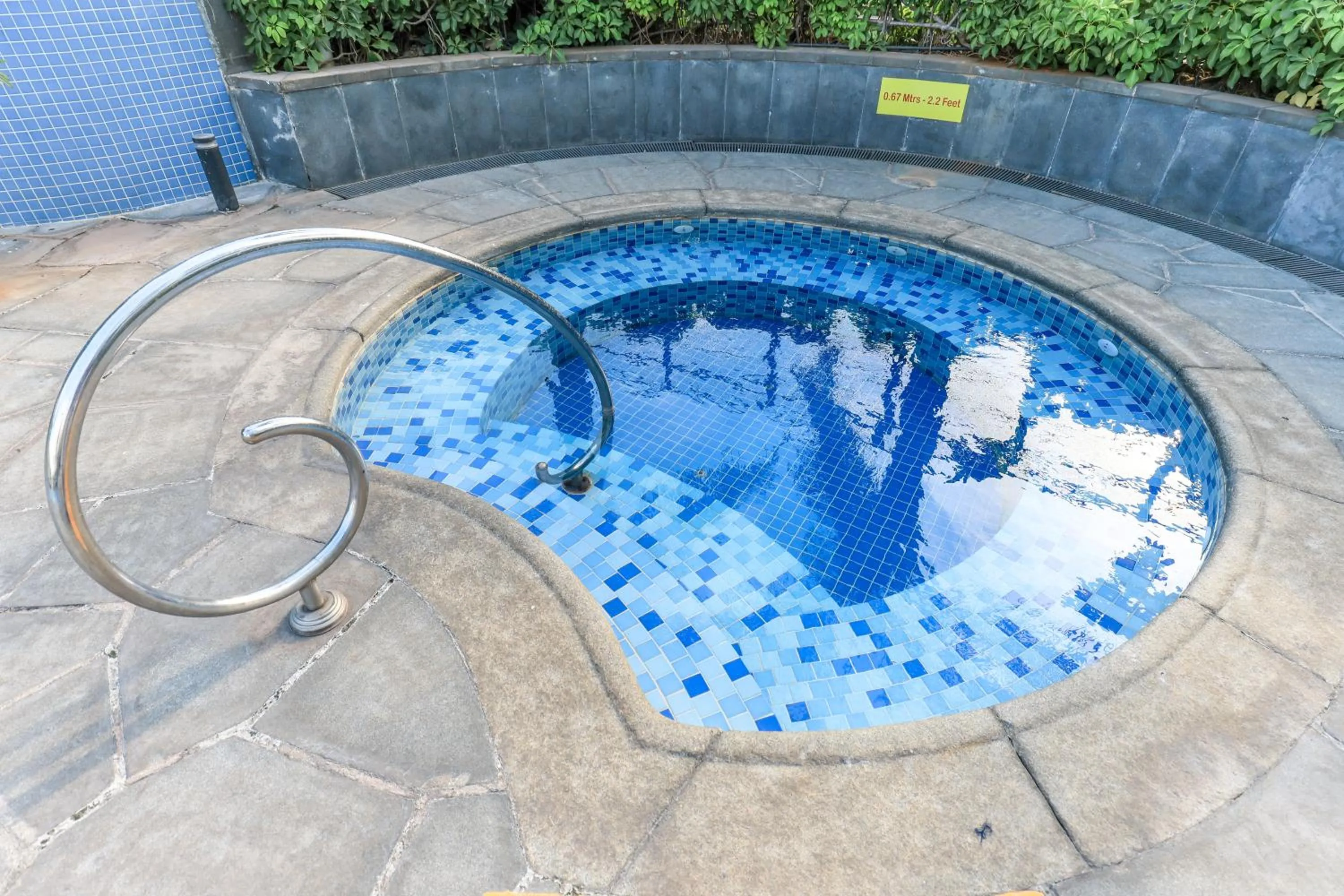 Swimming pool in Le Royal Meridien Chennai