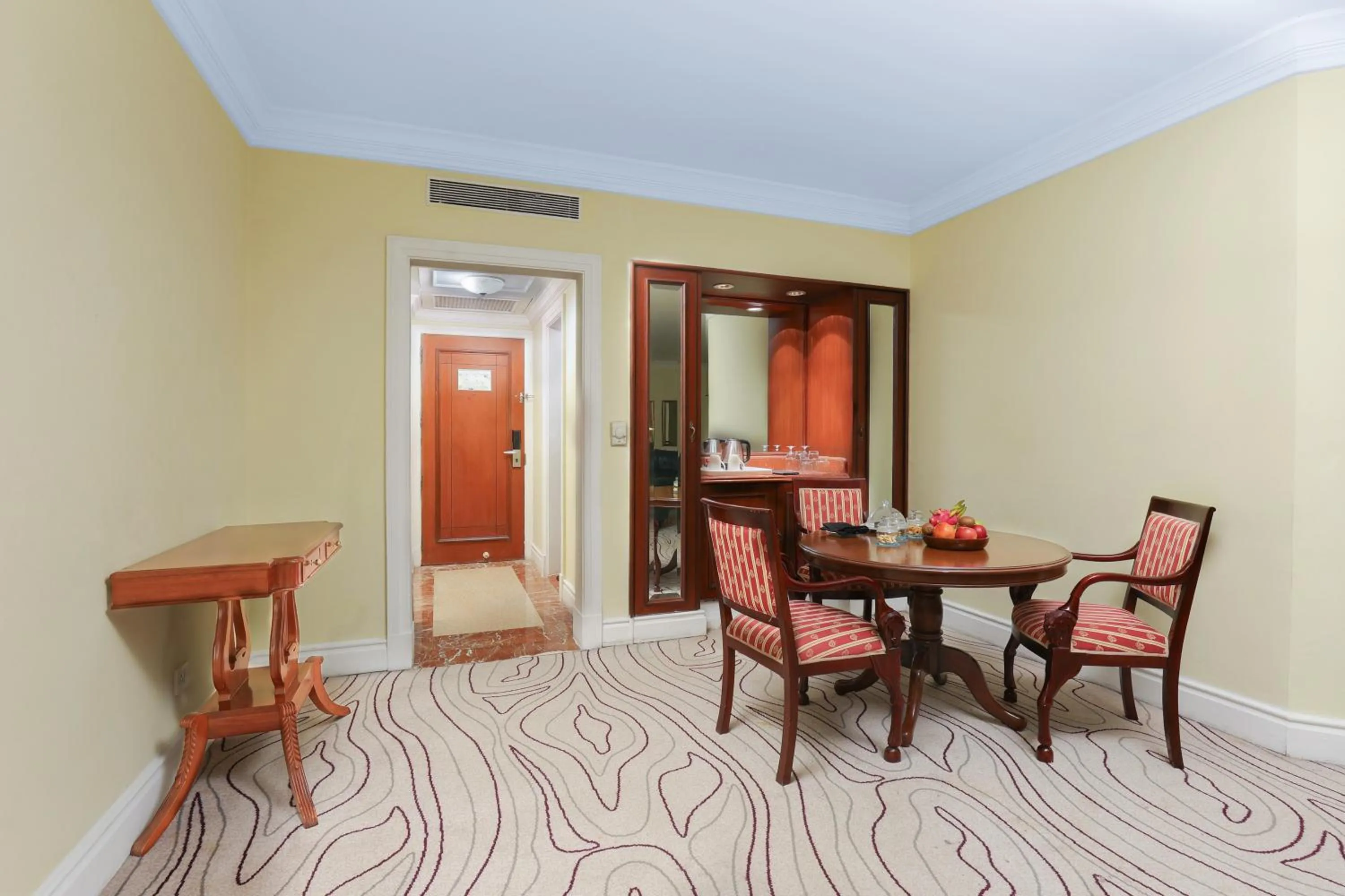 Living room in Le Royal Meridien Chennai