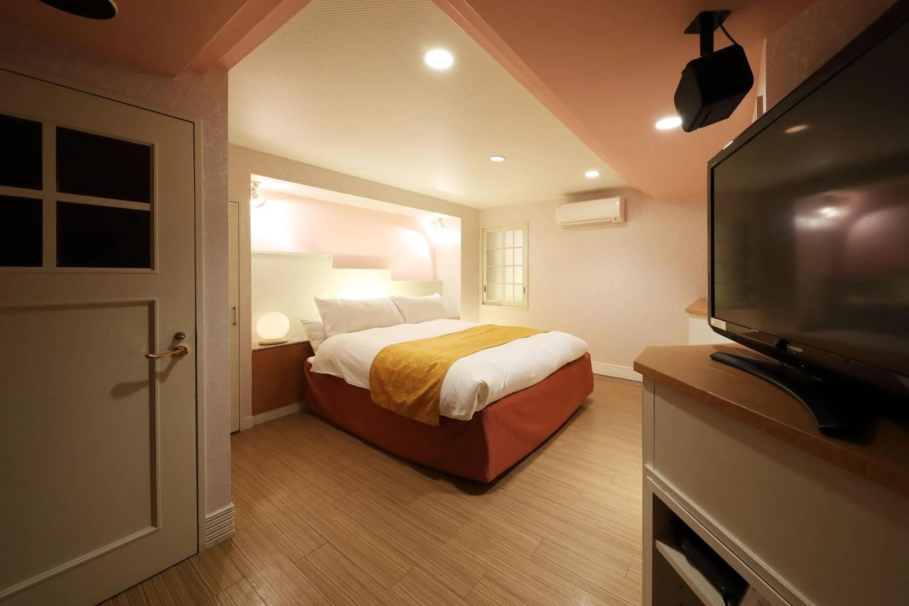 Photo of the whole room, Bed in Hotel Fine Garden Okayama I