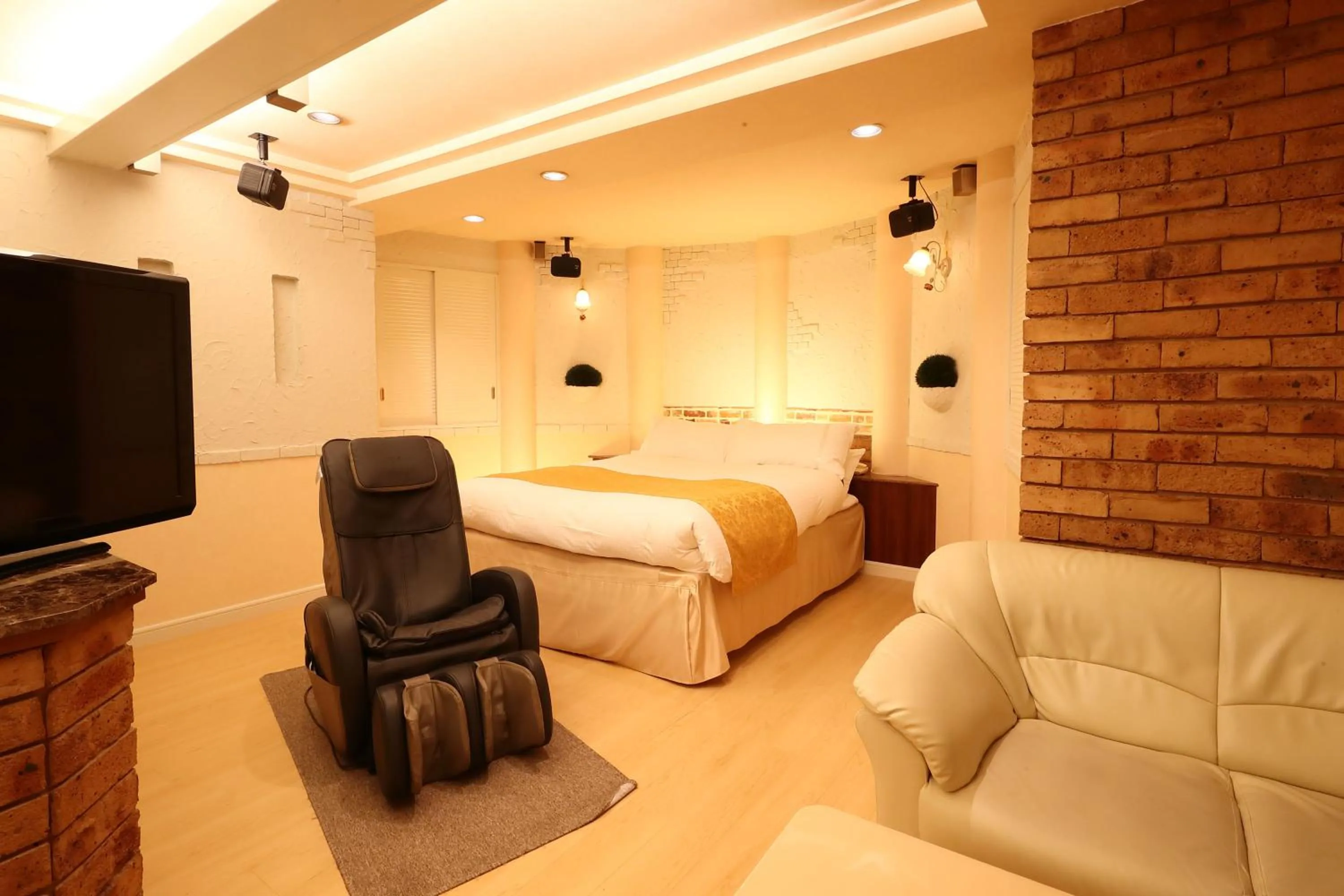 Photo of the whole room, Bed in Hotel Fine Garden Okayama I