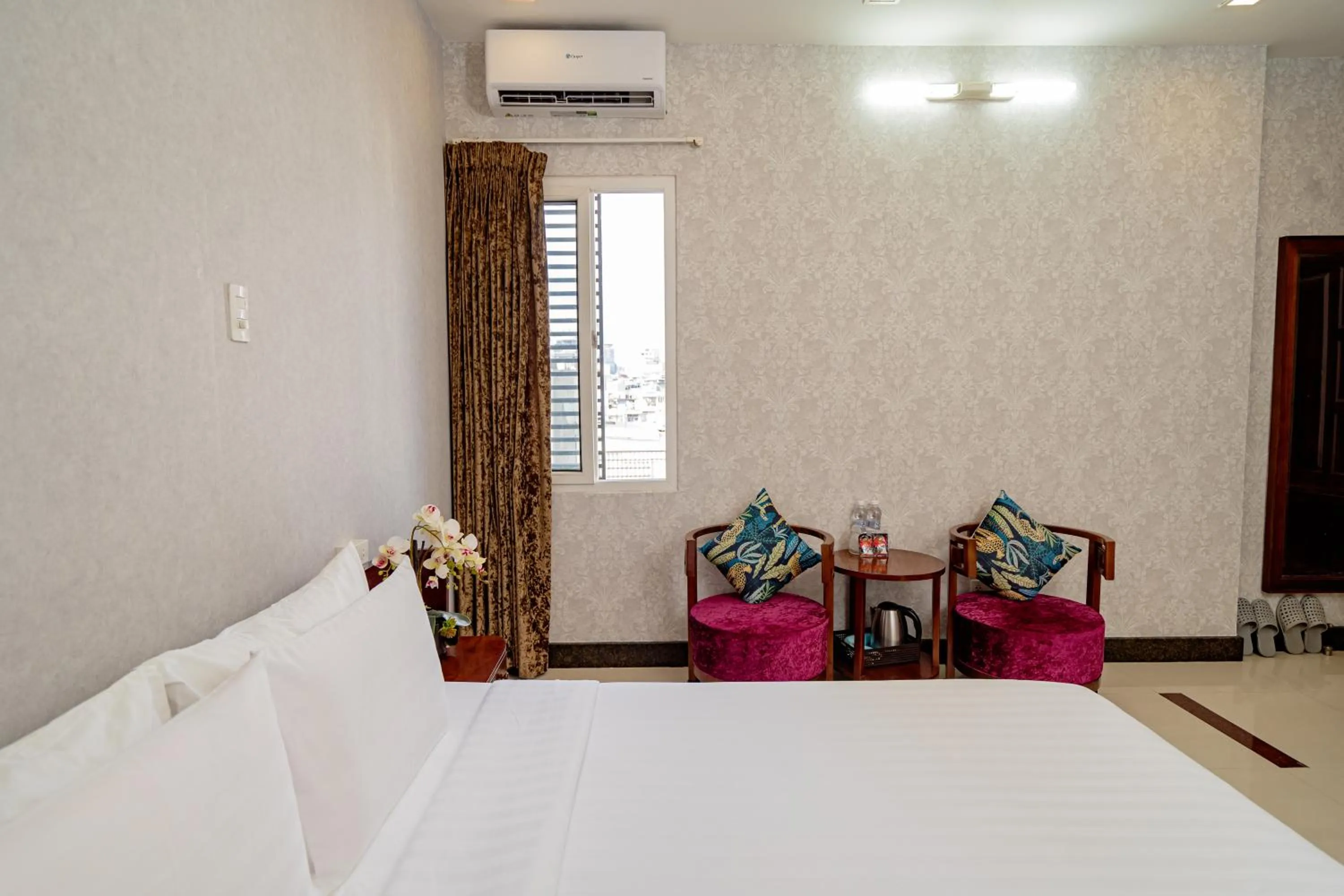 View (from property/room), Bed in Ben Thanh Retreats Hotel