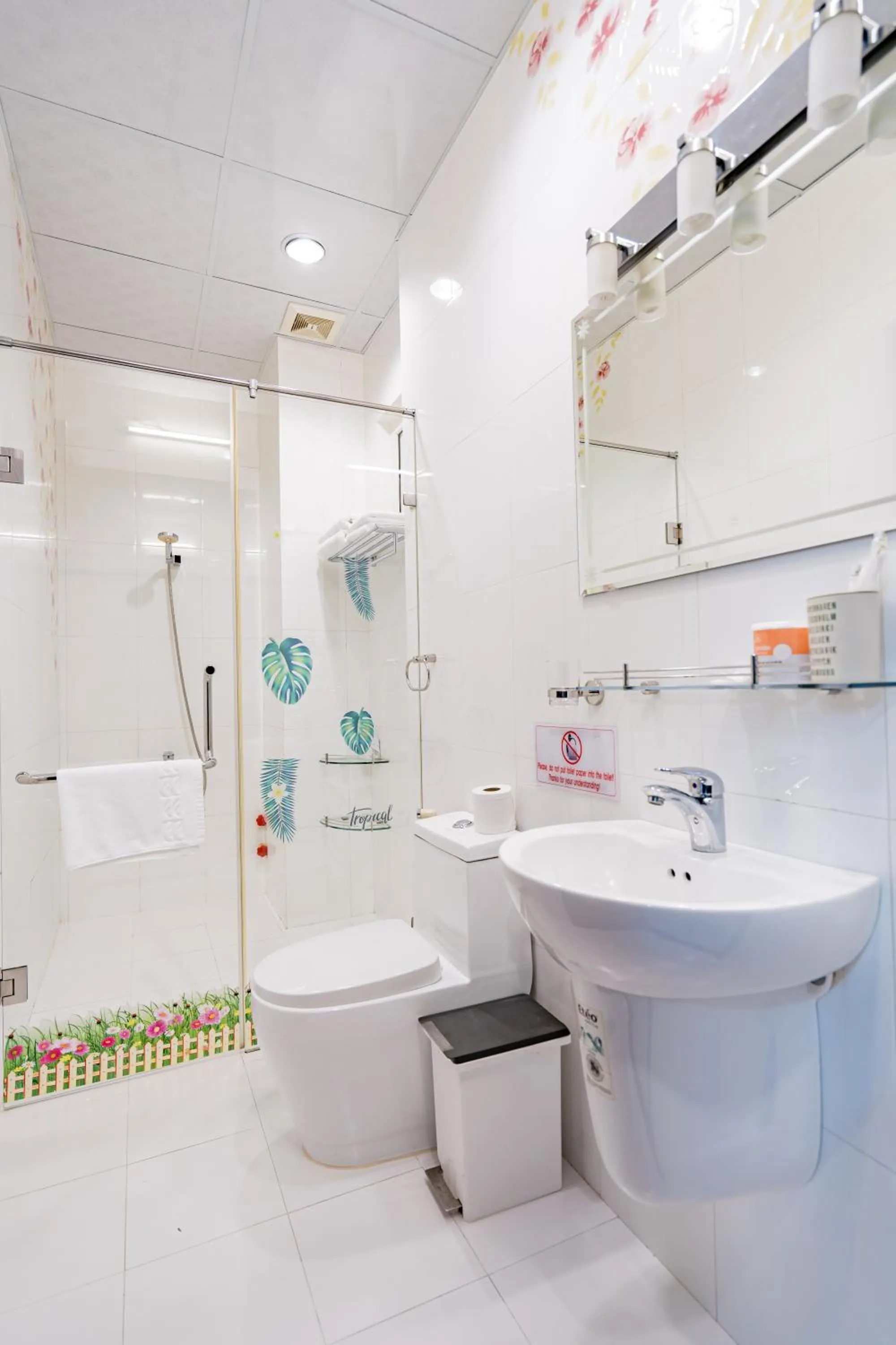 Toilet in Ben Thanh Retreats Hotel