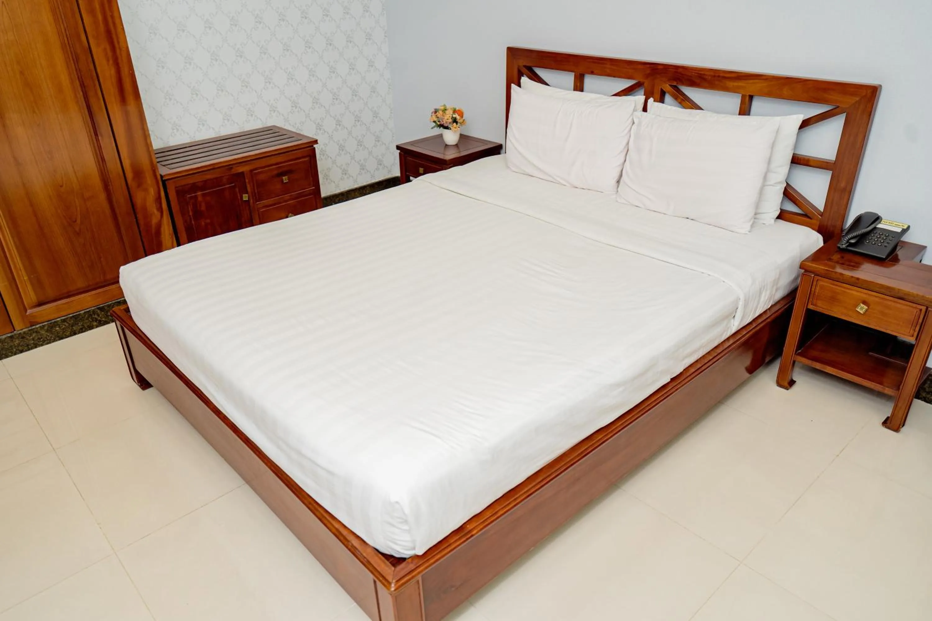 Bed in Ben Thanh Retreats Hotel