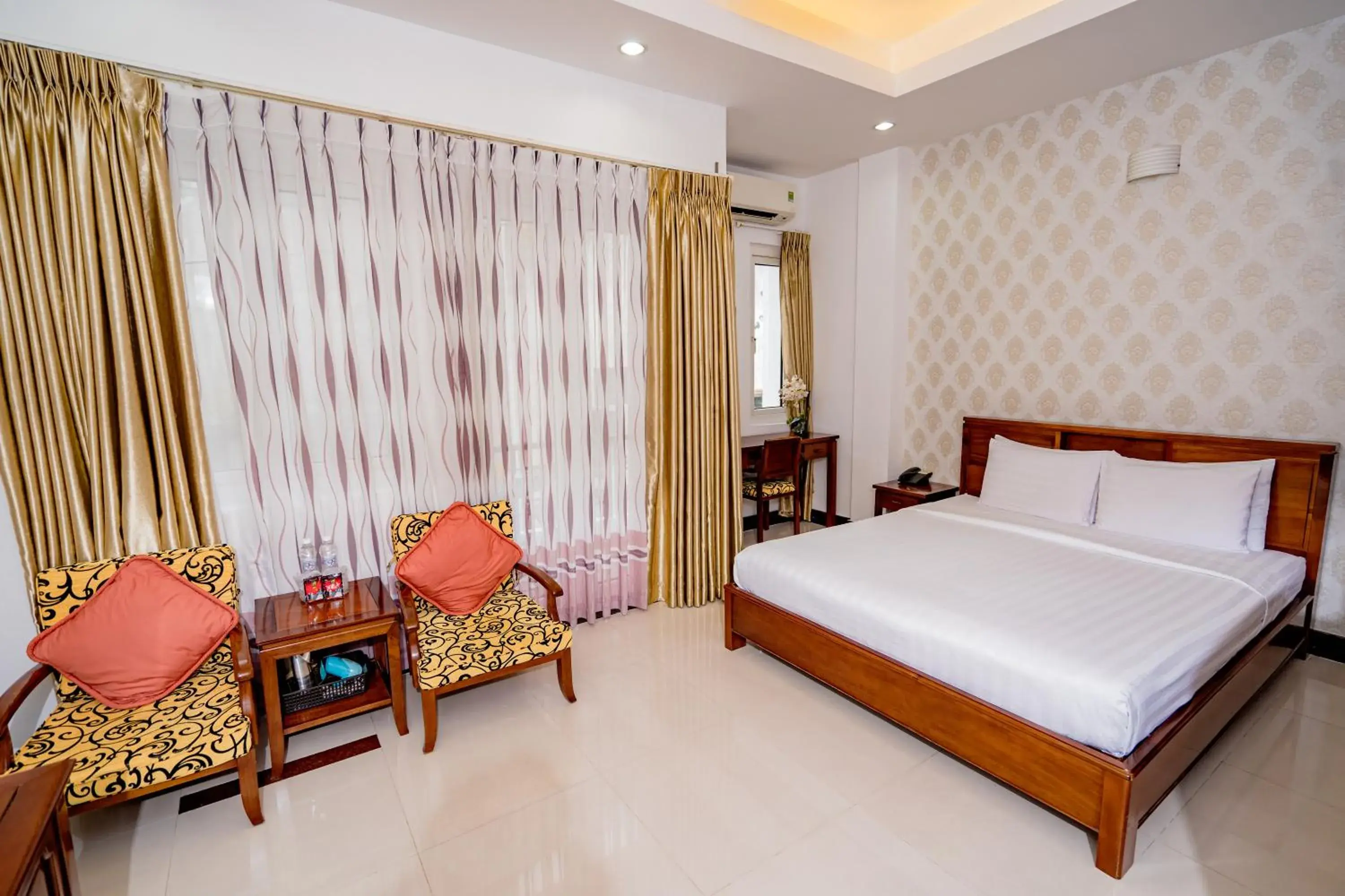 Photo of the whole room, Bed in Ben Thanh Retreats Hotel Photo of the whole room, Bed in Ben Thanh Retreats Hotel