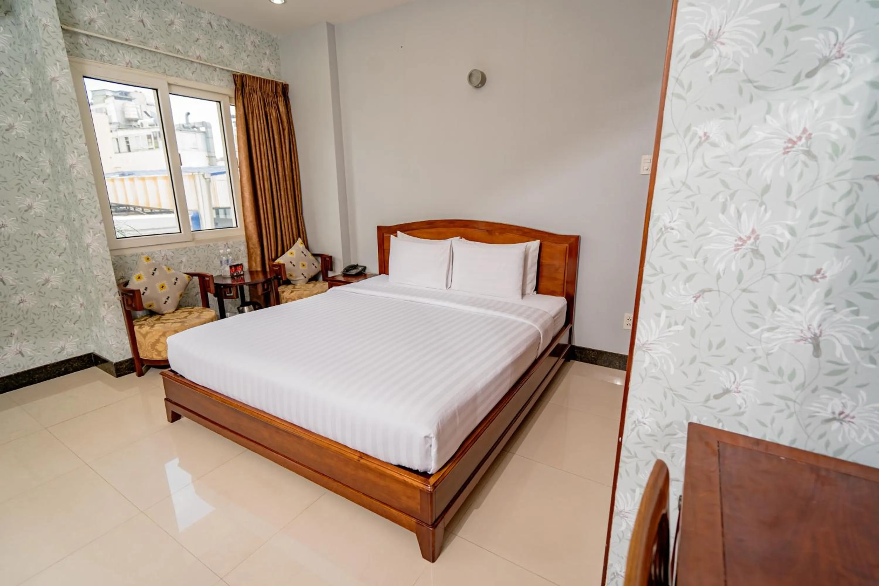 Photo of the whole room, Bed in Ben Thanh Retreats Hotel
