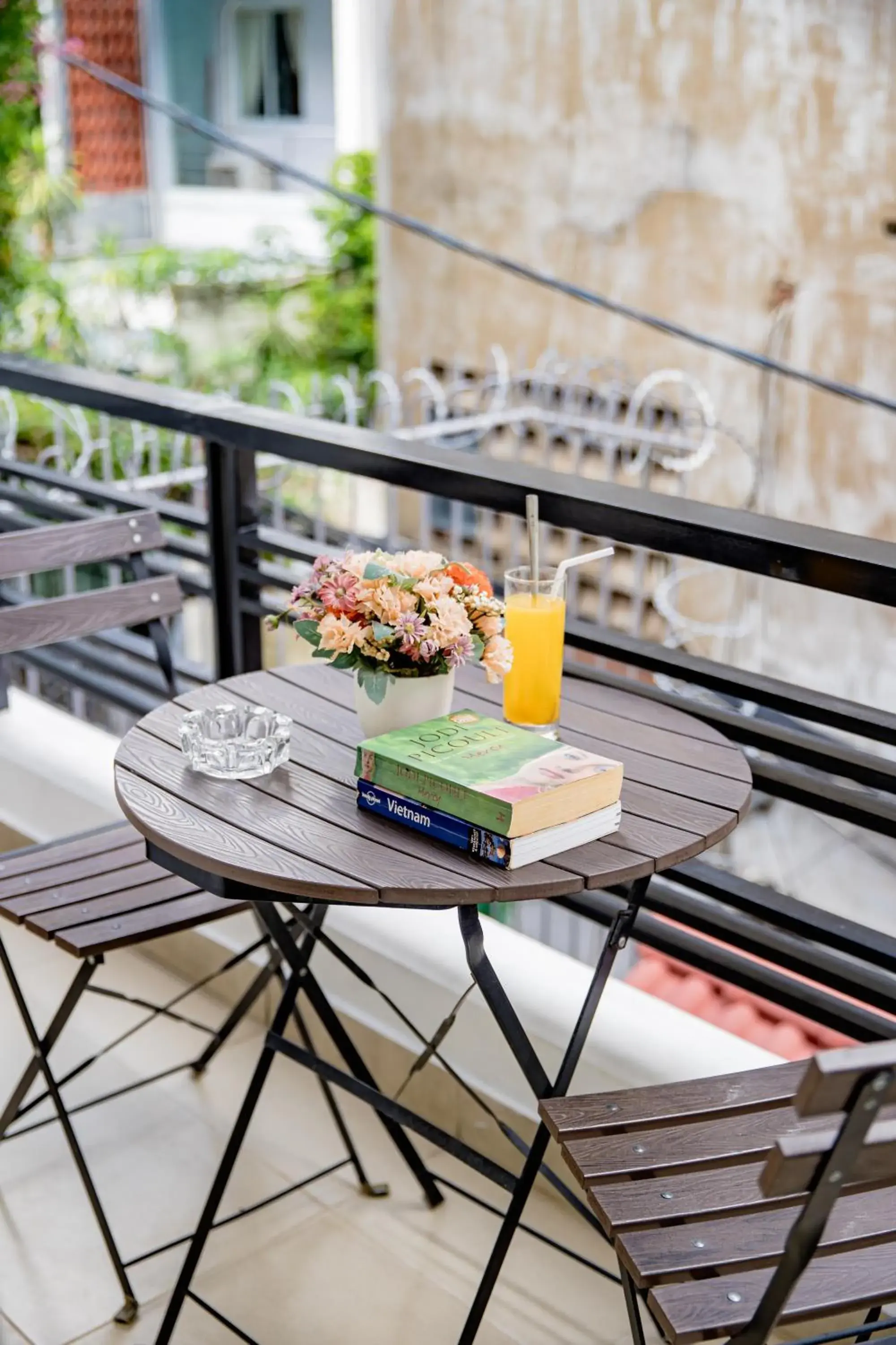 Property building in Ben Thanh Retreats Hotel Property building in Ben Thanh Retreats Hotel