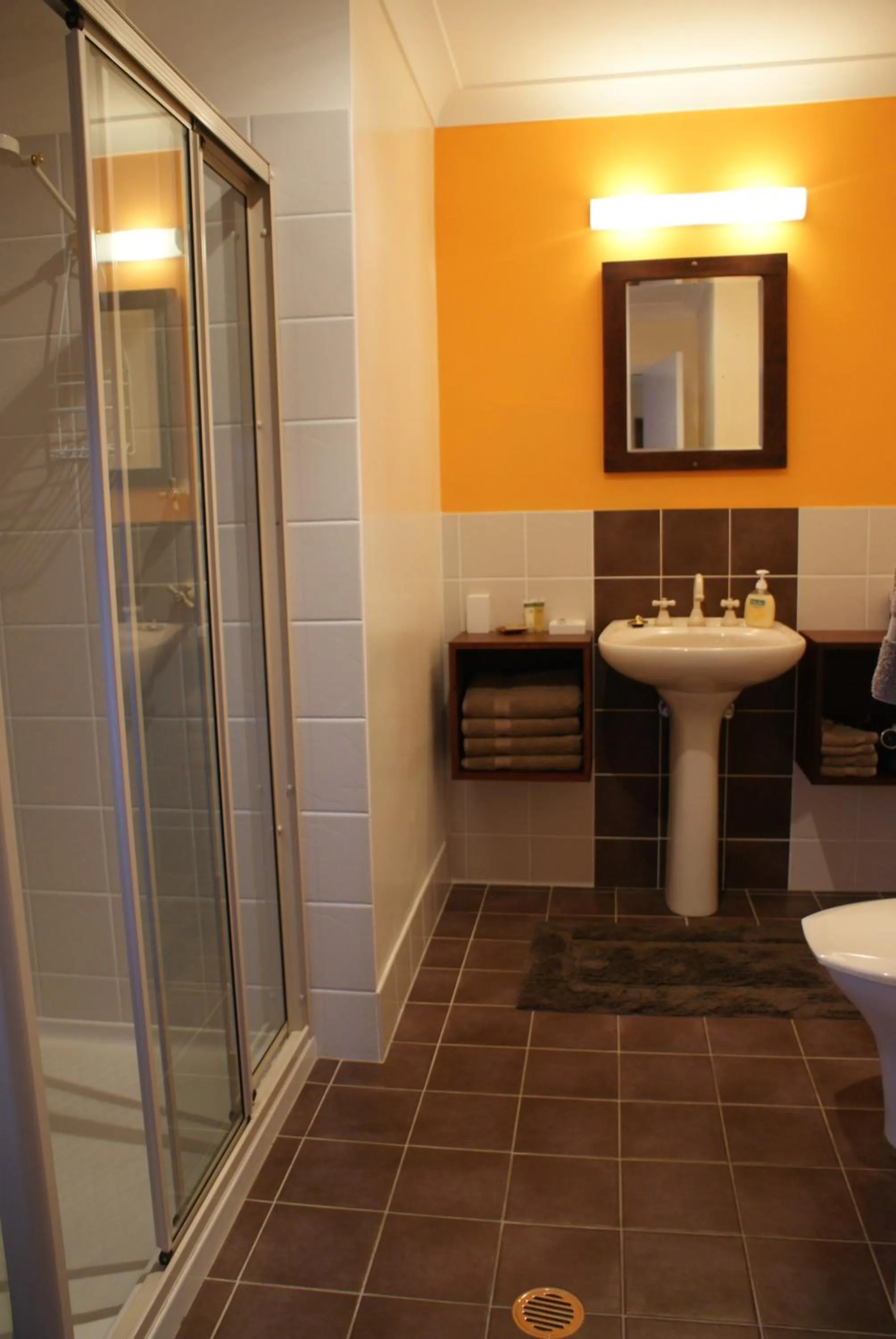 Bathroom in Yallambee B&B