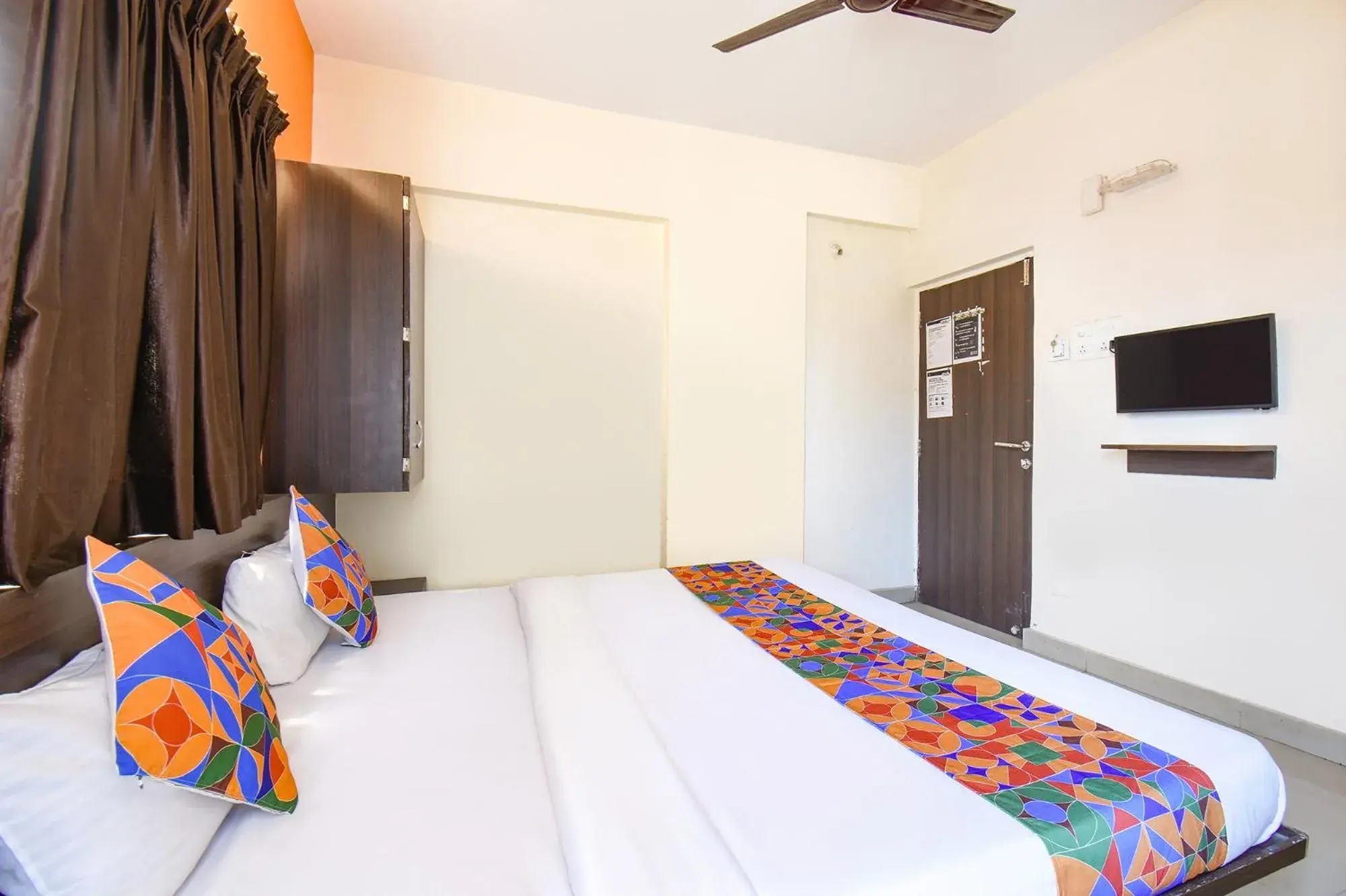 Bed in FabExpress Comfort Executive - Nr Butterfly Park - Hinjawadi Bed in FabExpress Comfort Executive - Nr Butterfly Park - Hinjawadi