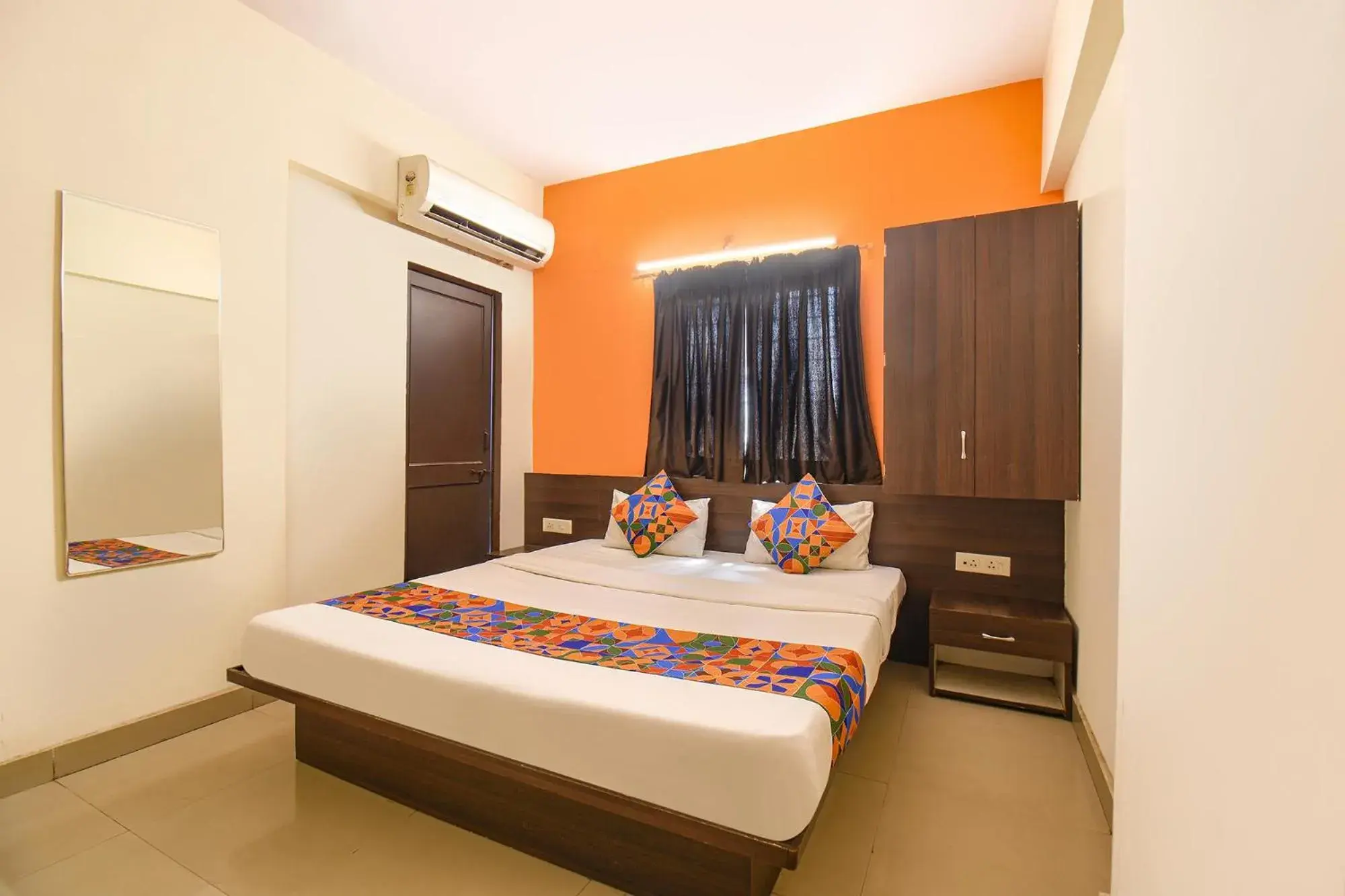 Bed in FabExpress Comfort Executive - Nr Butterfly Park - Hinjawadi Bed in FabExpress Comfort Executive - Nr Butterfly Park - Hinjawadi
