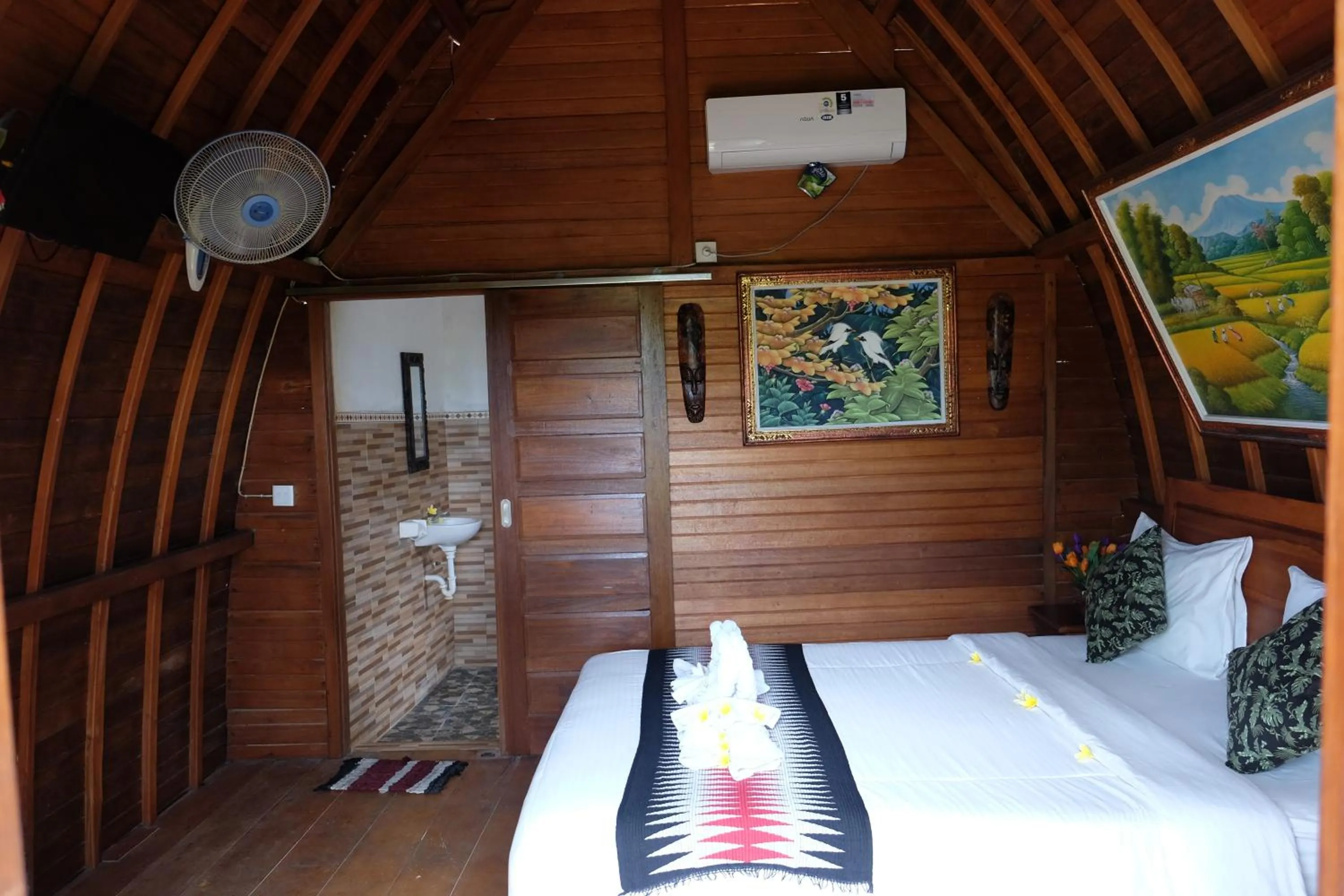 Property building, Bed in Kibu Kauh Sunrise Cottage