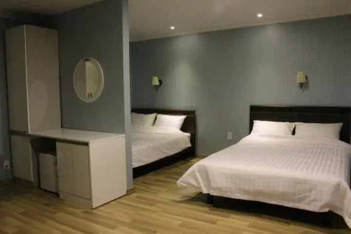 cot, Bed in Bexco Hostel B&B cot, Bed in Bexco Hostel B&B