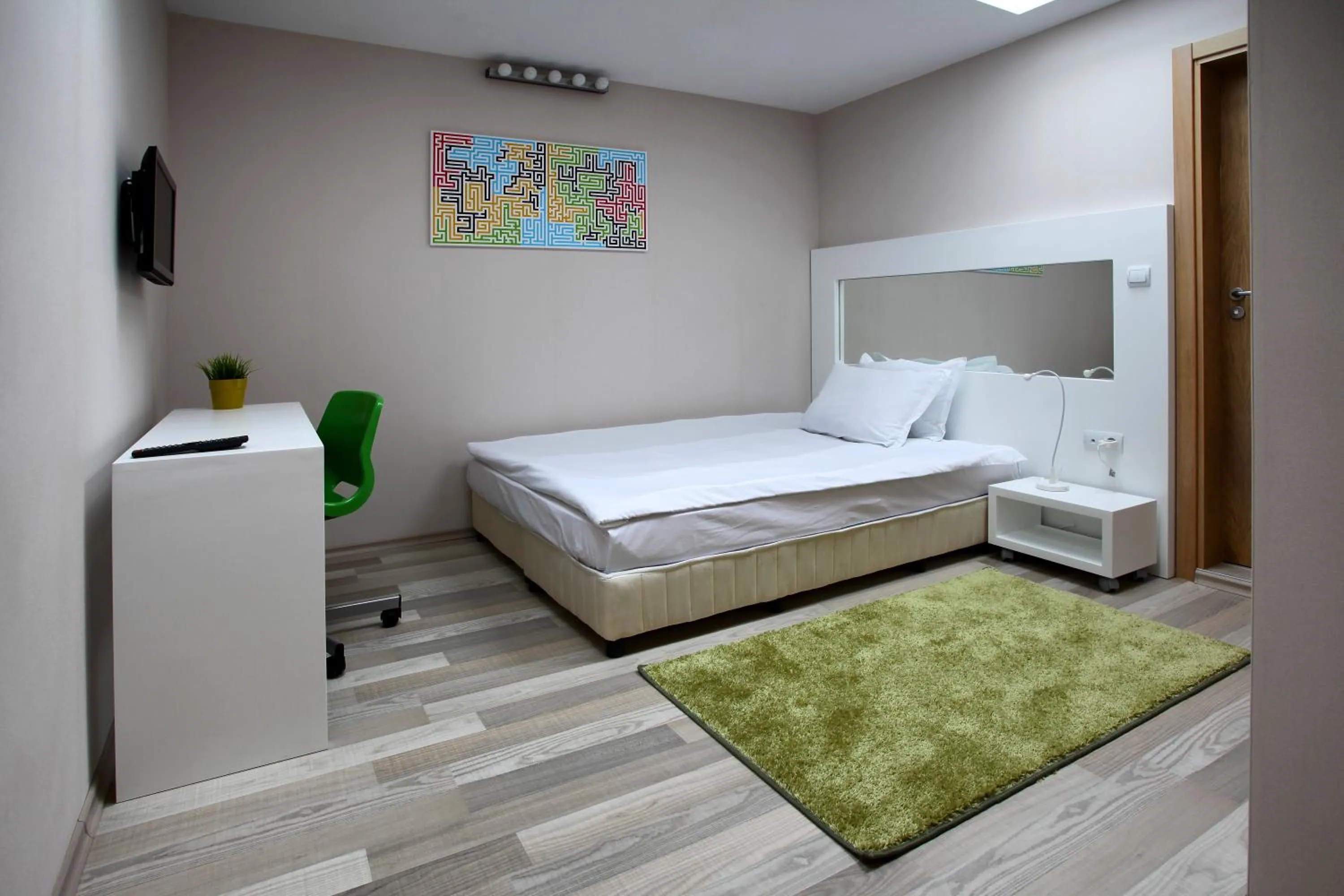 Photo of the whole room, Bed in Executive Rooms and Suites Play