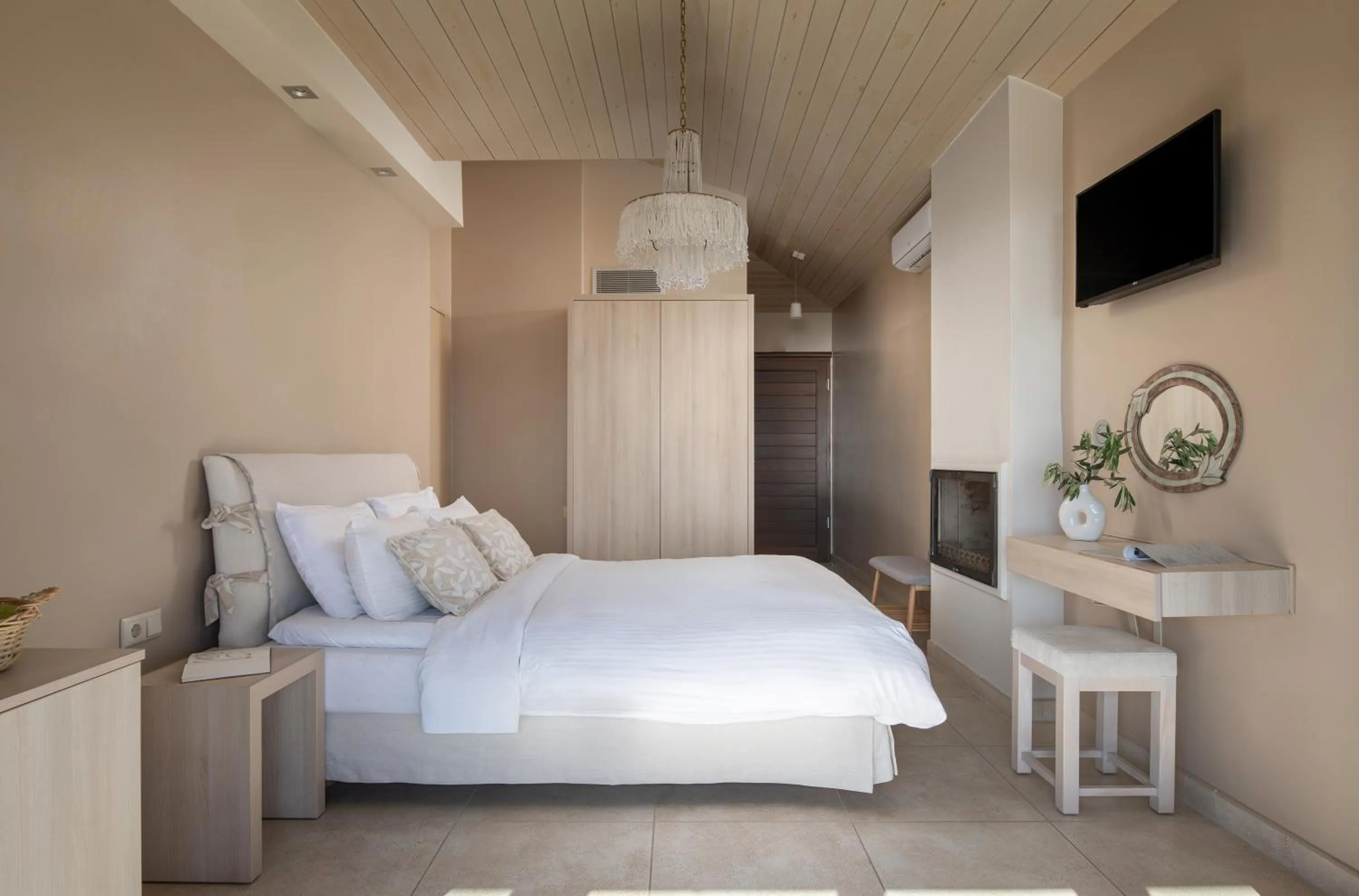 Bed in Karavia Lux Inn